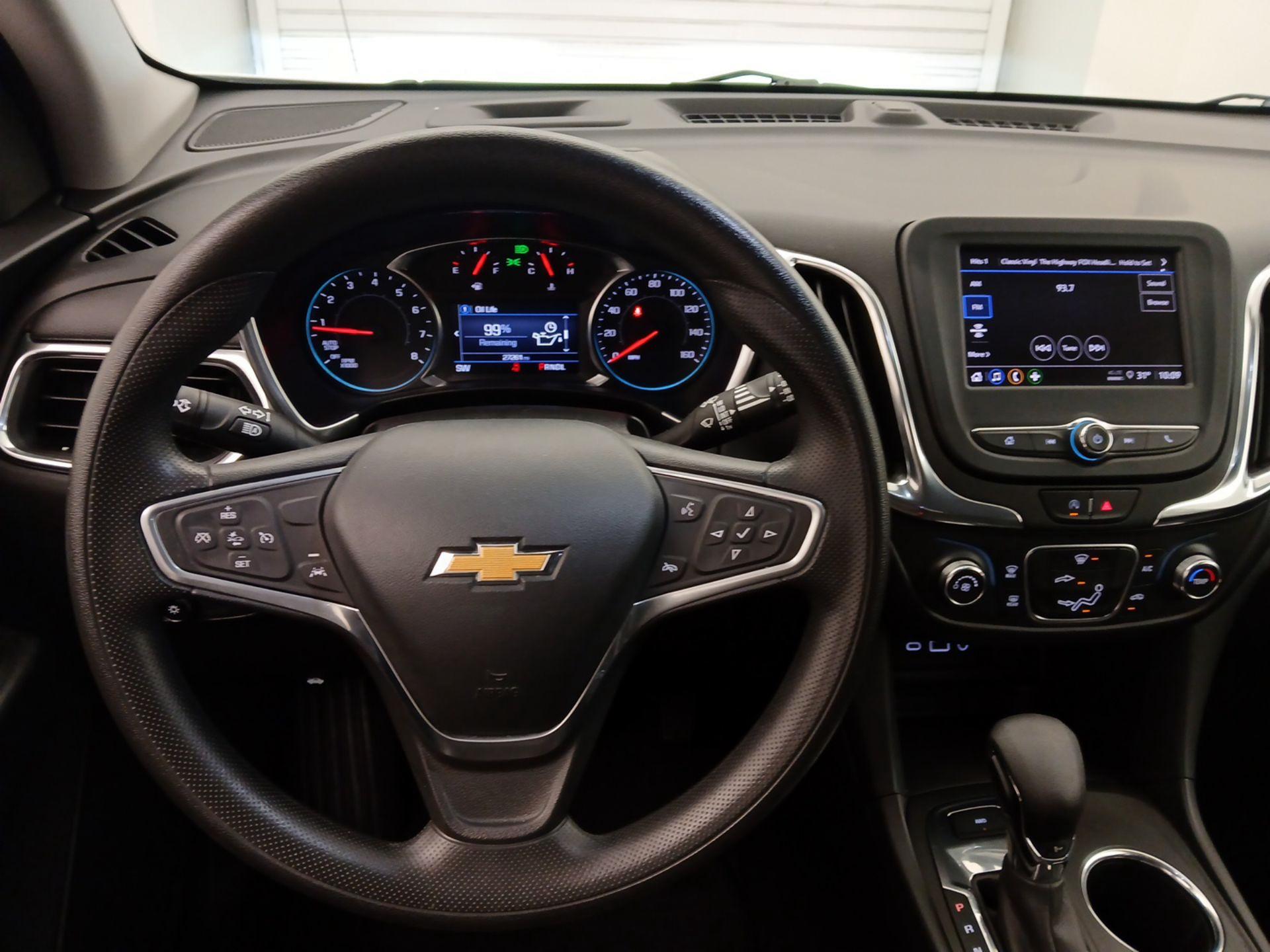 Thumbnail: 2022 Chevrolet Equinox - 10