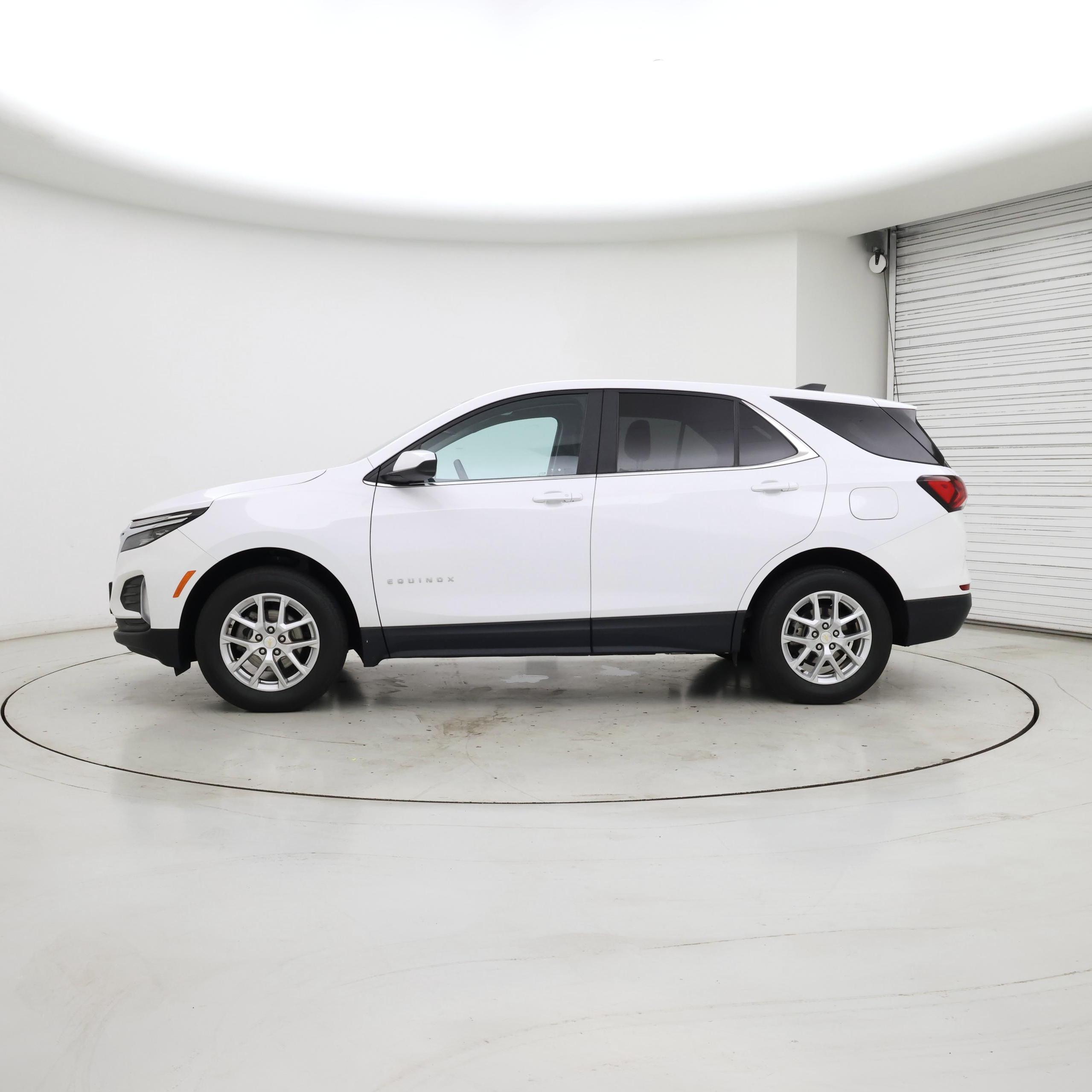 Thumbnail: 2022 Chevrolet Equinox - 3