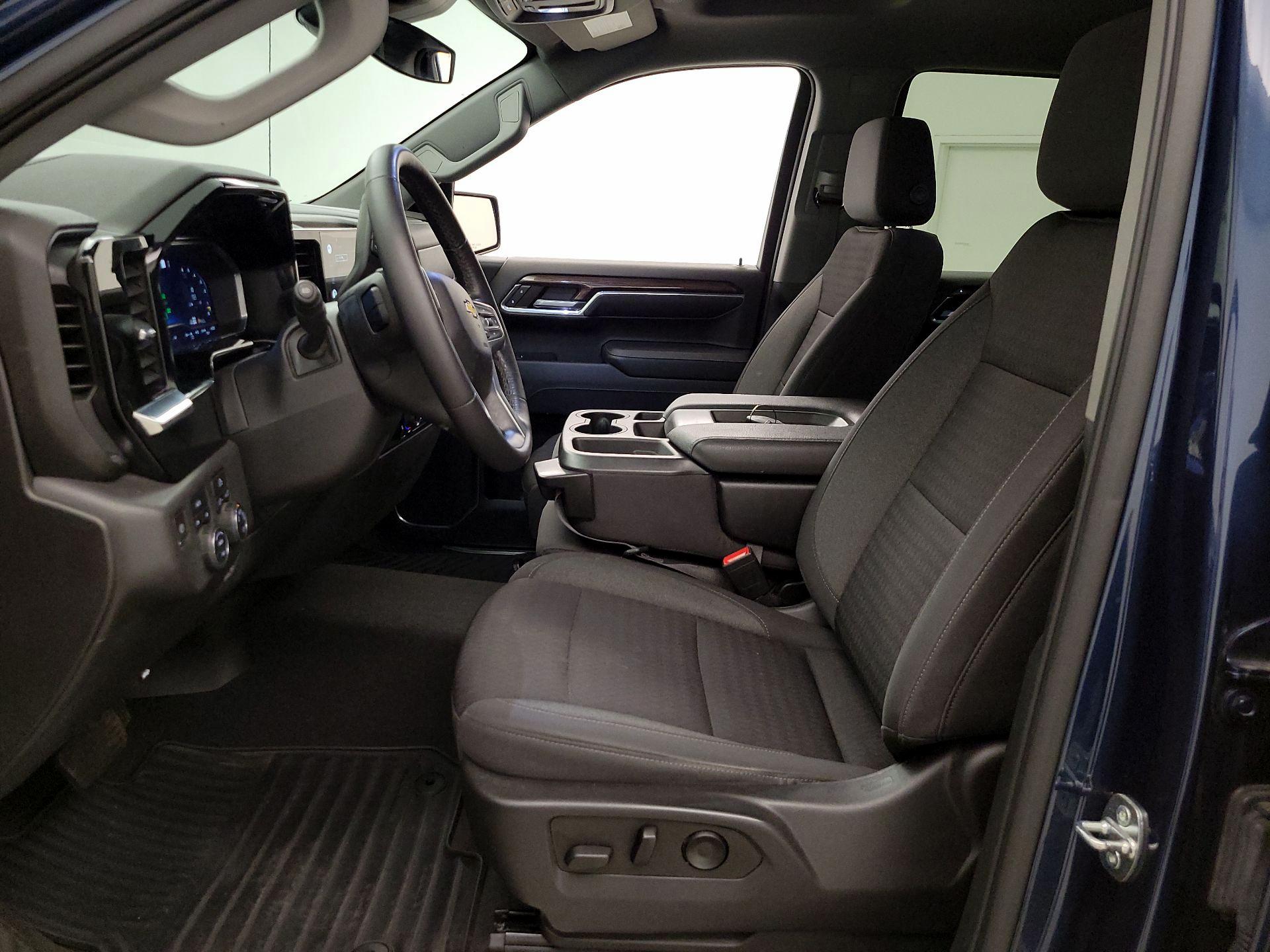 Thumbnail: 2022 Chevrolet Silverado 1500 - 11