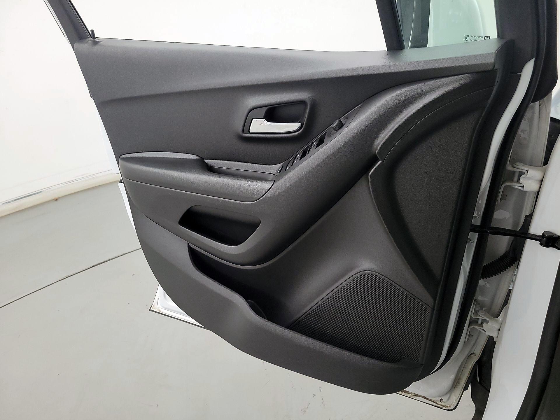 Thumbnail: 2022 Chevrolet Trax - 12