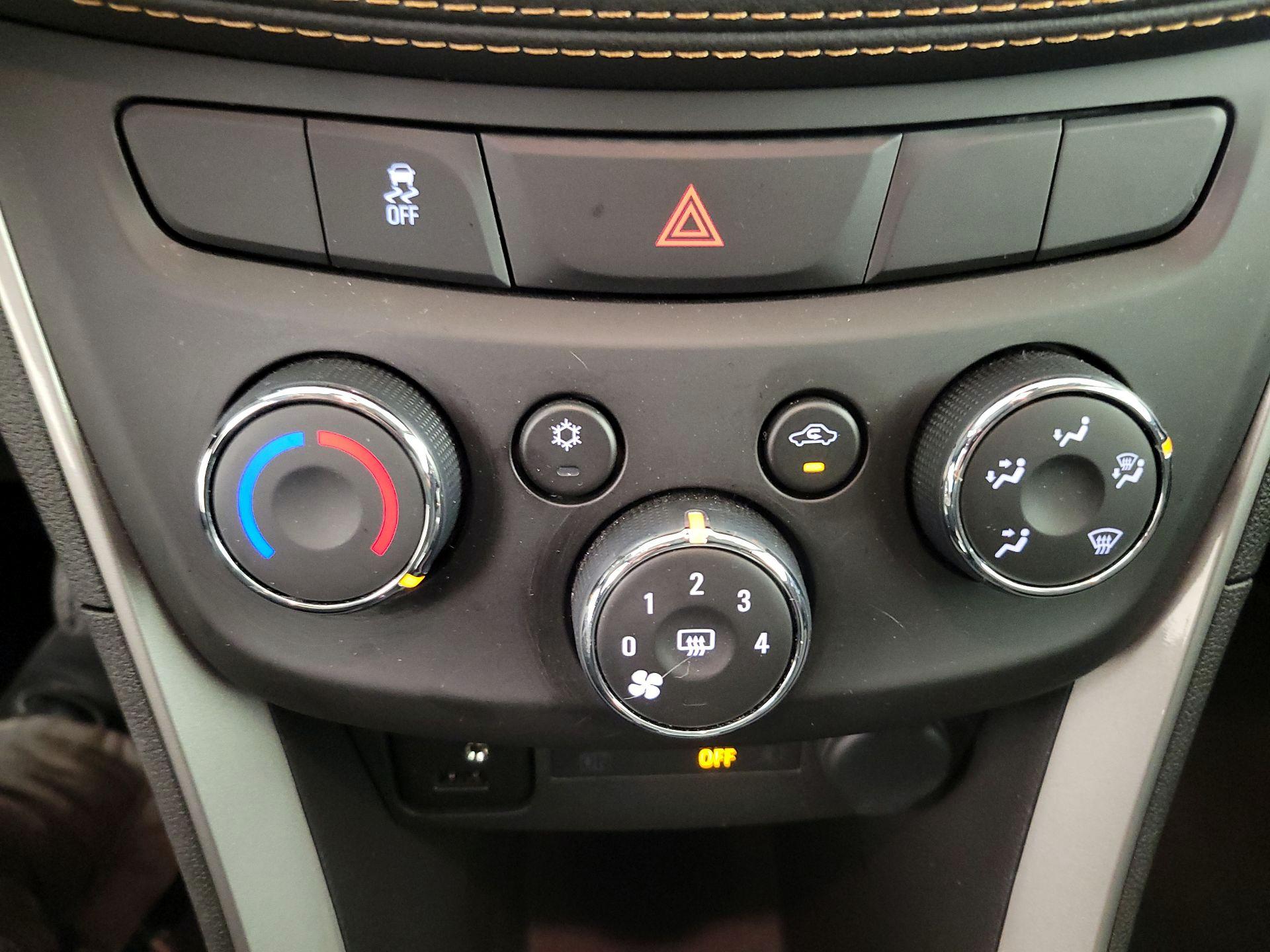 Thumbnail: 2022 Chevrolet Trax - 17