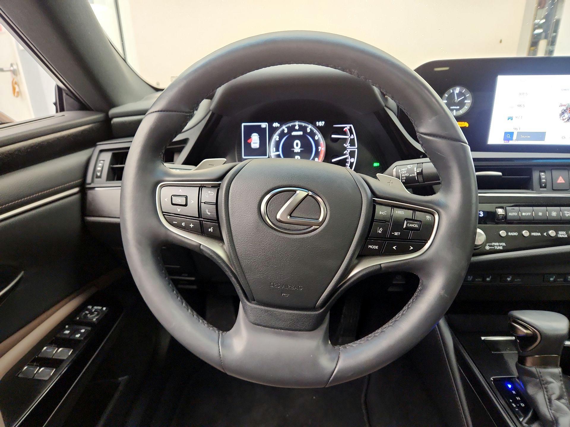 Thumbnail: 2024 Lexus ES - 10