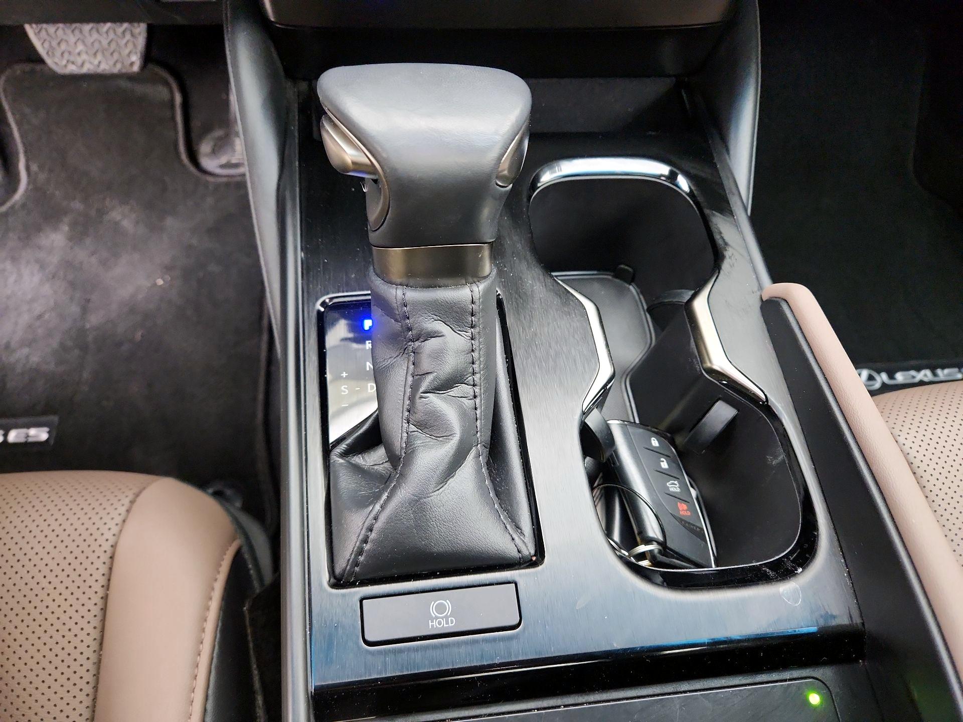 Thumbnail: 2024 Lexus ES - 16