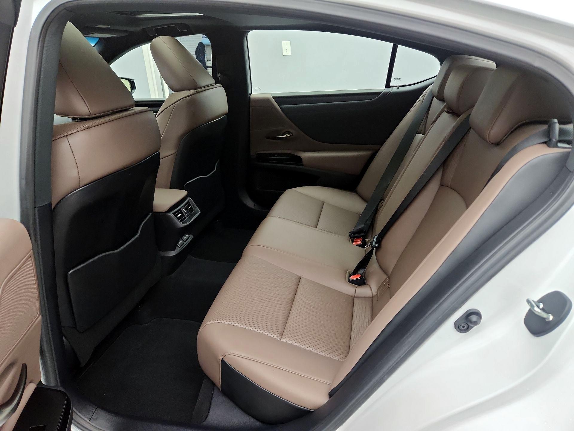 Thumbnail: 2024 Lexus ES - 18