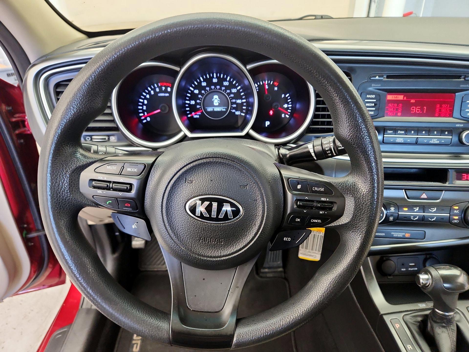 Thumbnail: 2015 Kia Optima - 10