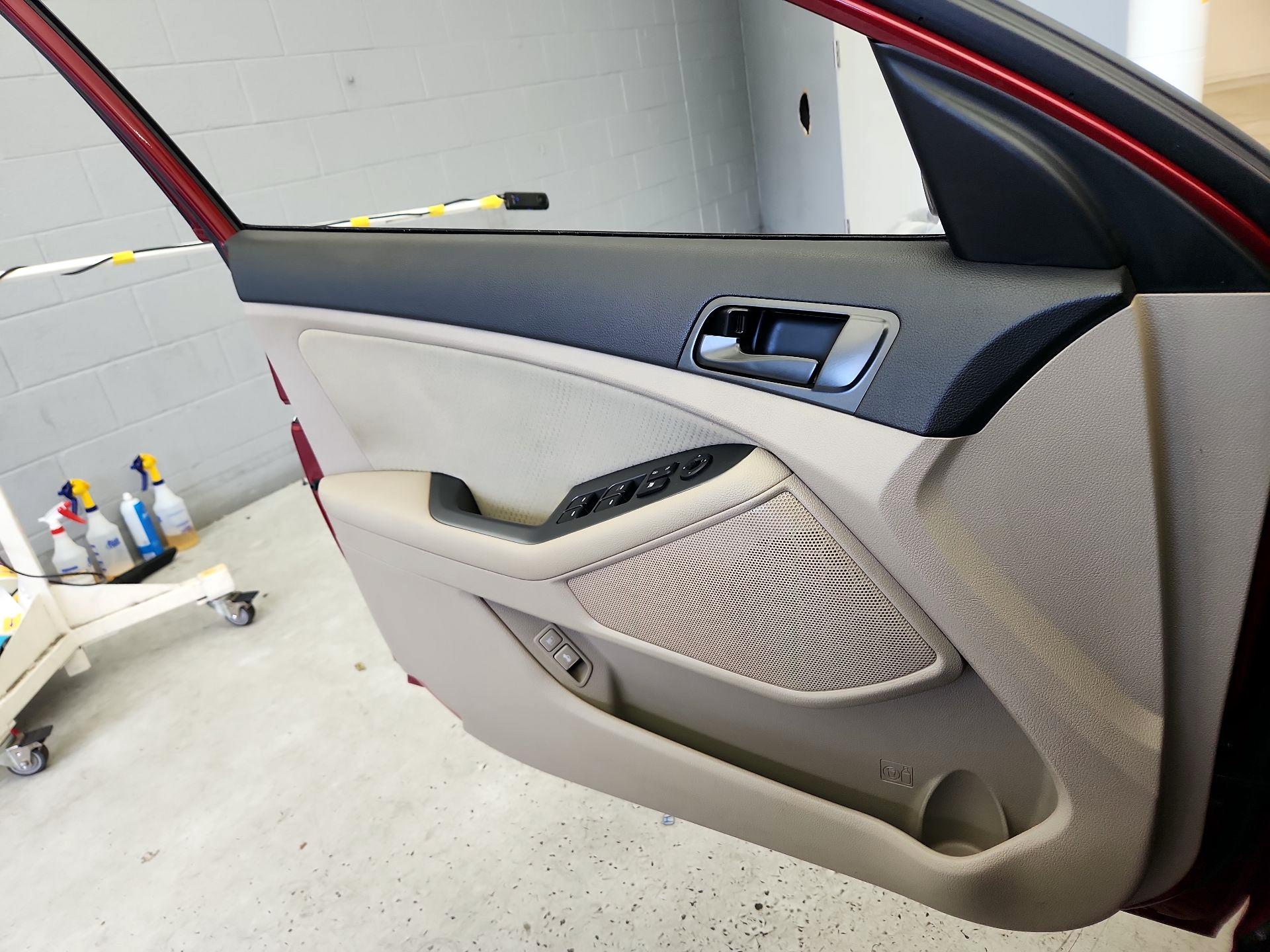 Thumbnail: 2015 Kia Optima - 12