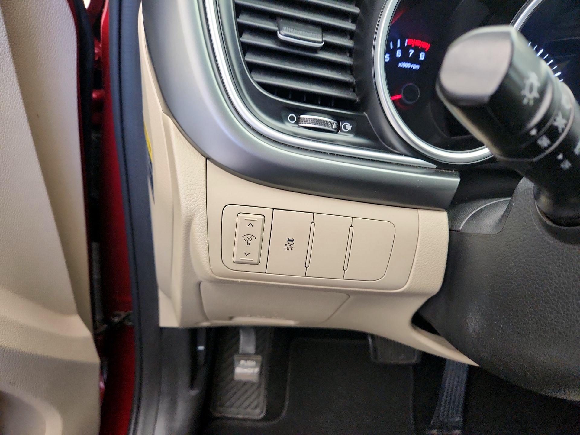 Thumbnail: 2015 Kia Optima - 13