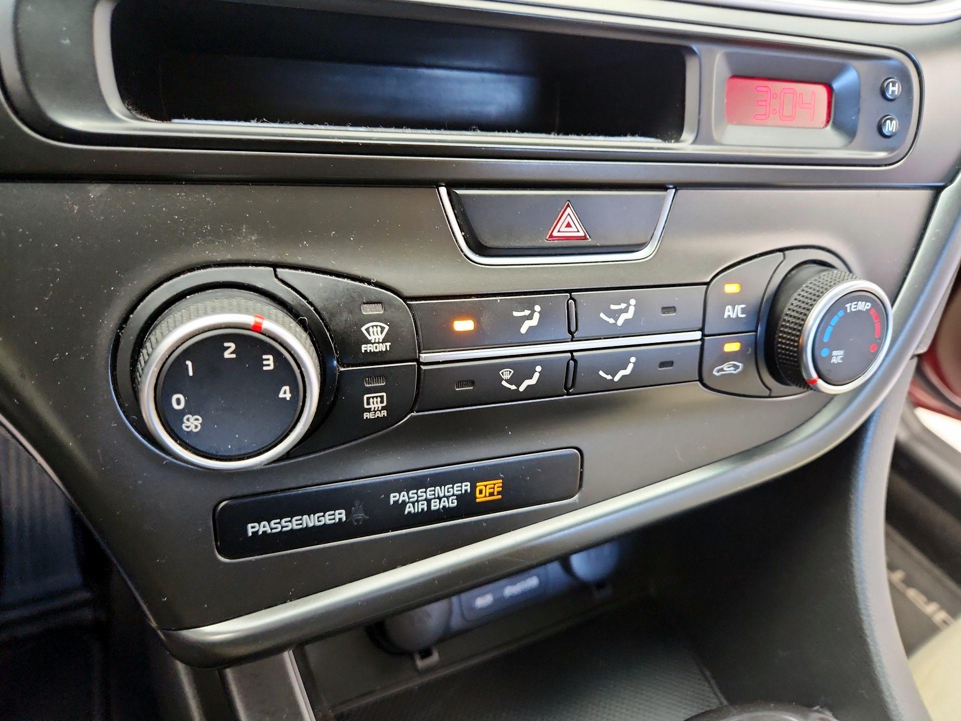 Thumbnail: 2015 Kia Optima - 15