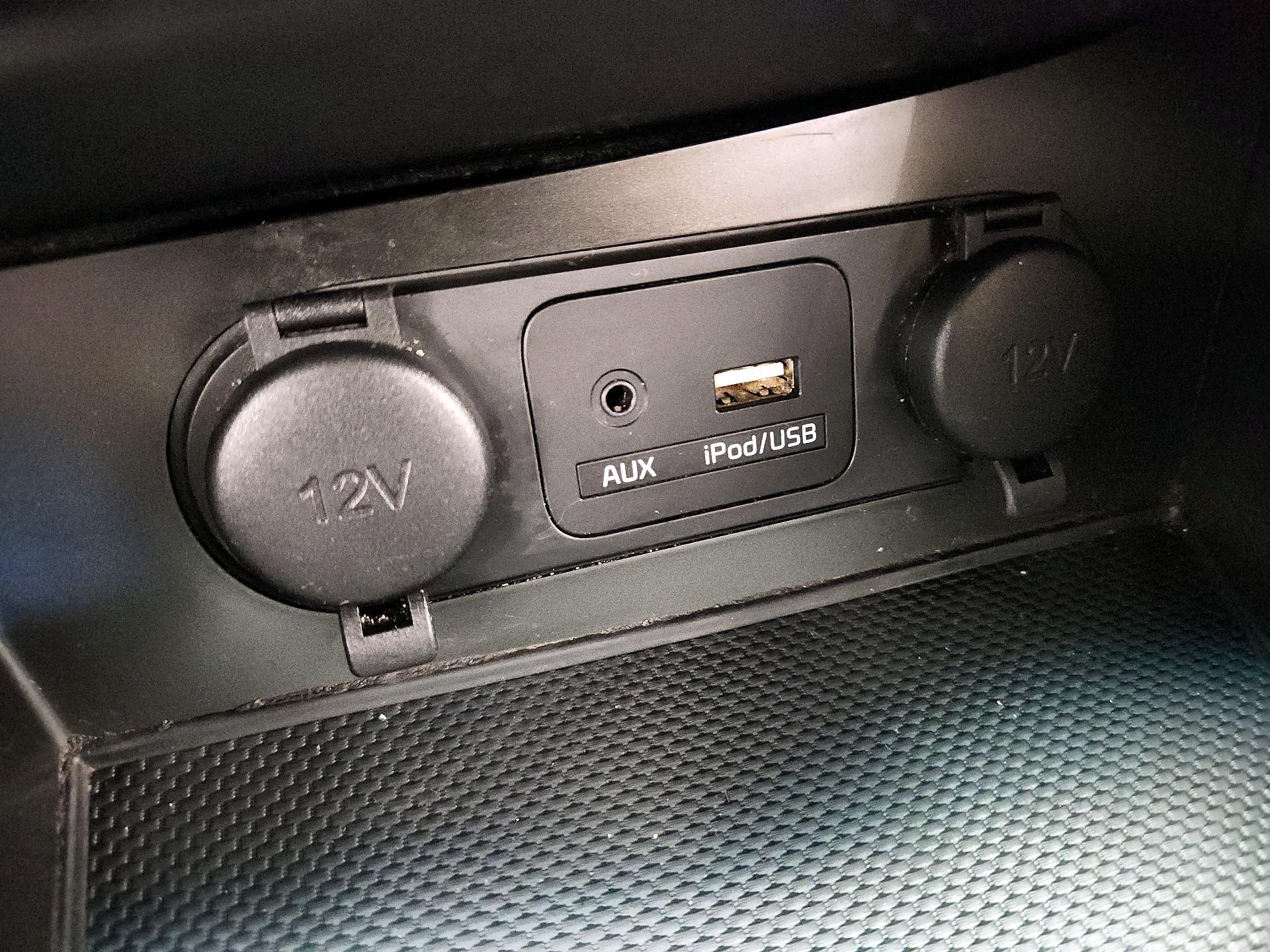 Thumbnail: 2015 Kia Optima - 17