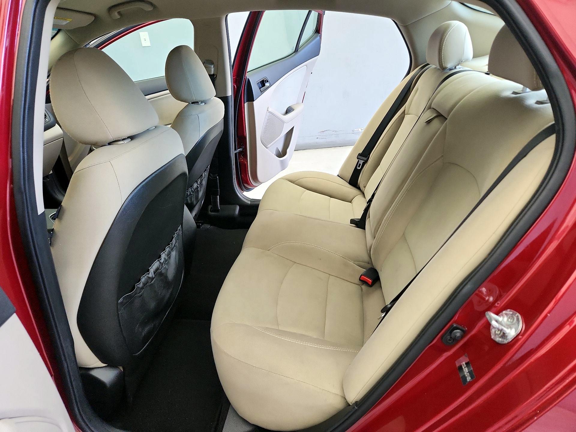 Thumbnail: 2015 Kia Optima - 18