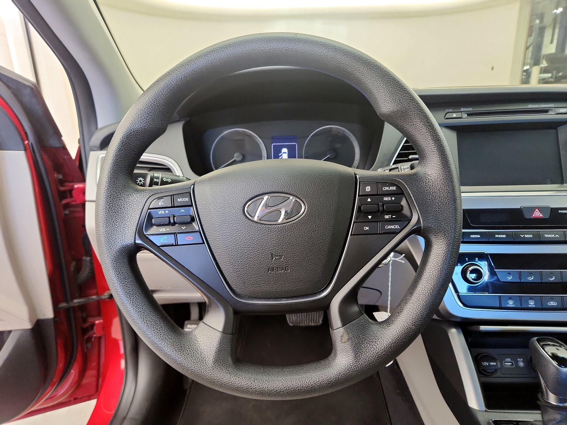 Thumbnail: 2017 Hyundai Sonata - 10