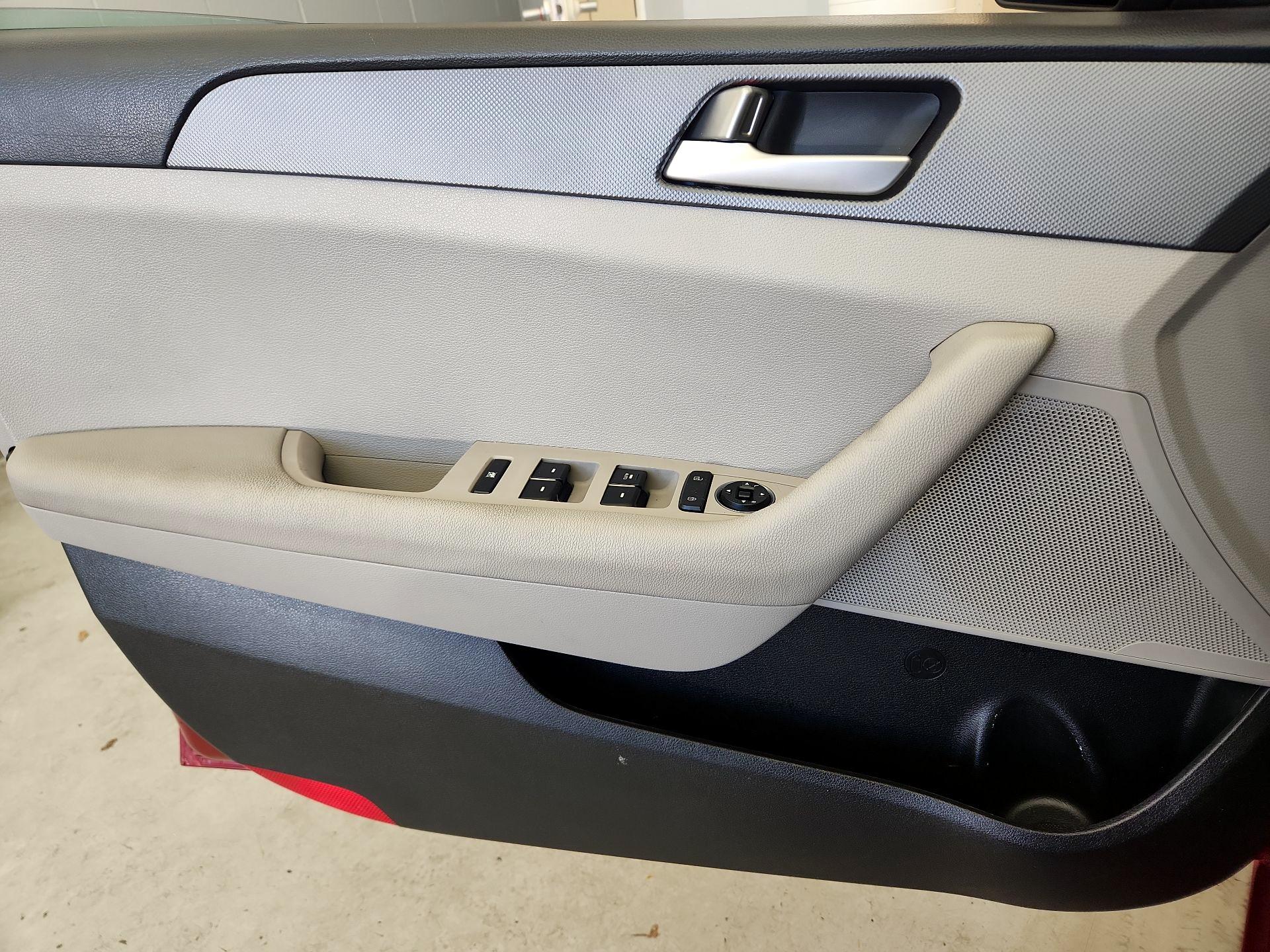 Thumbnail: 2017 Hyundai Sonata - 12