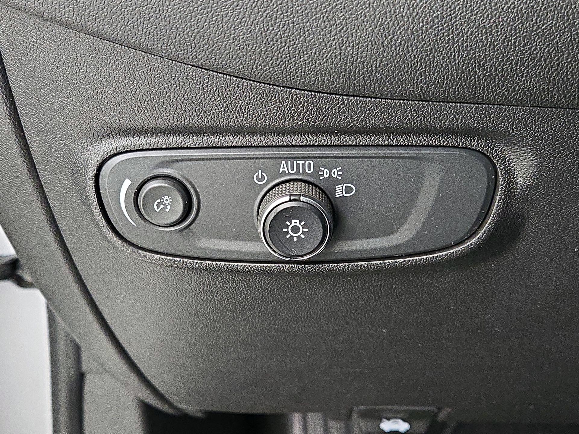 Thumbnail: 2022 Chevrolet Equinox - 13