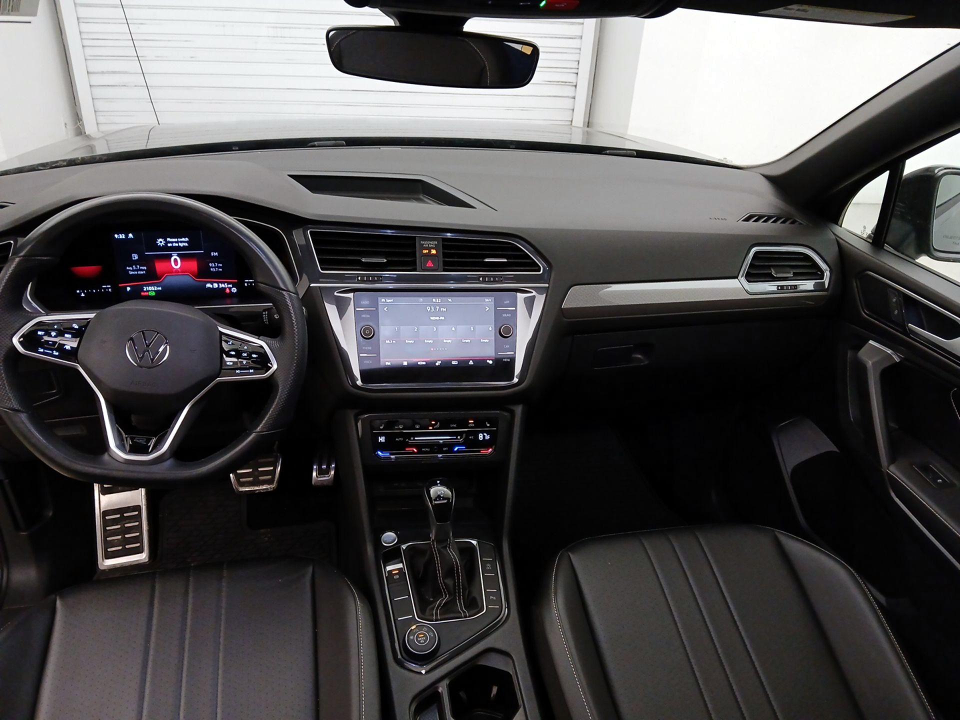 Thumbnail: 2022 Volkswagen Tiguan - 9