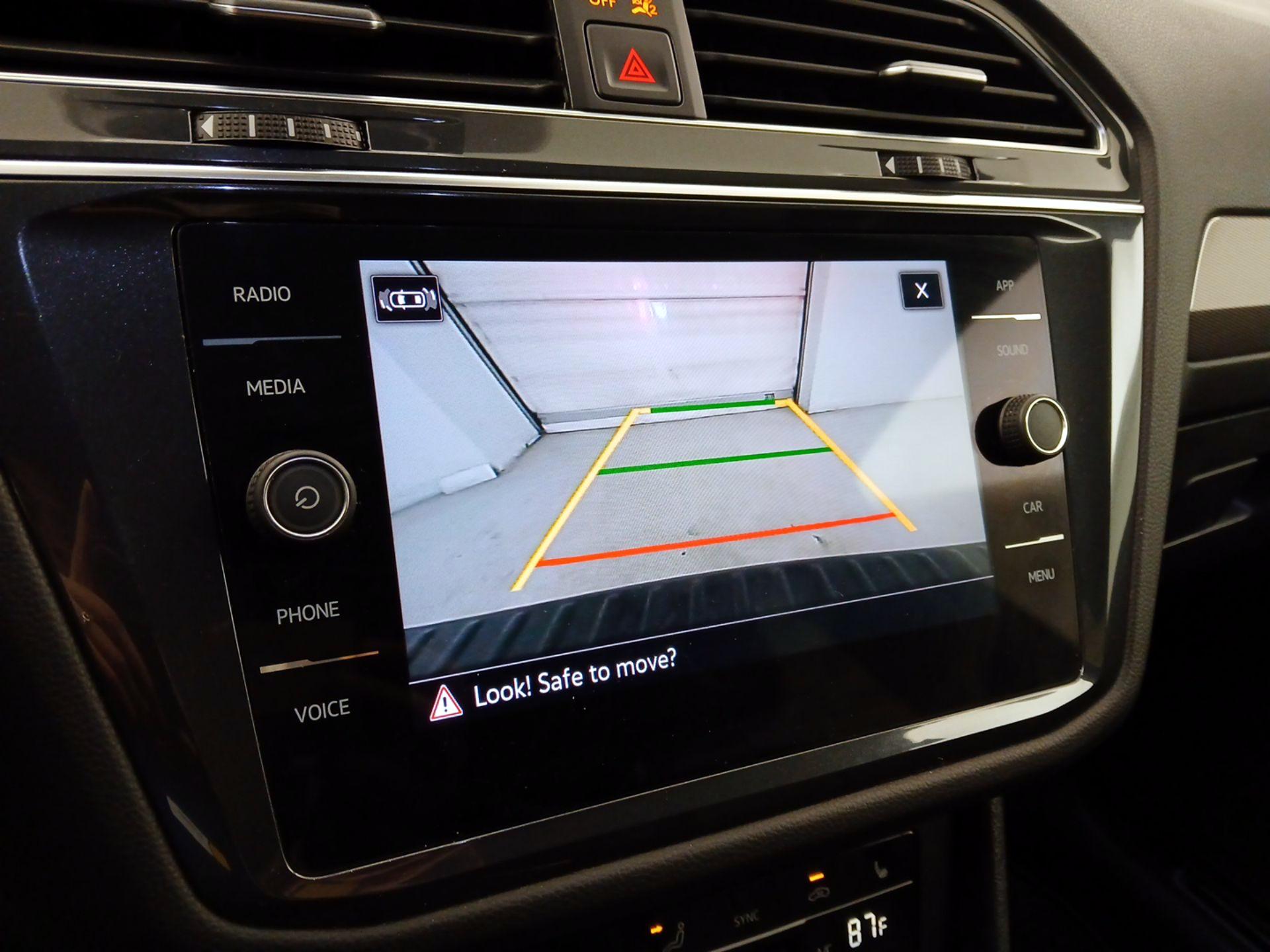 Thumbnail: 2022 Volkswagen Tiguan - 14