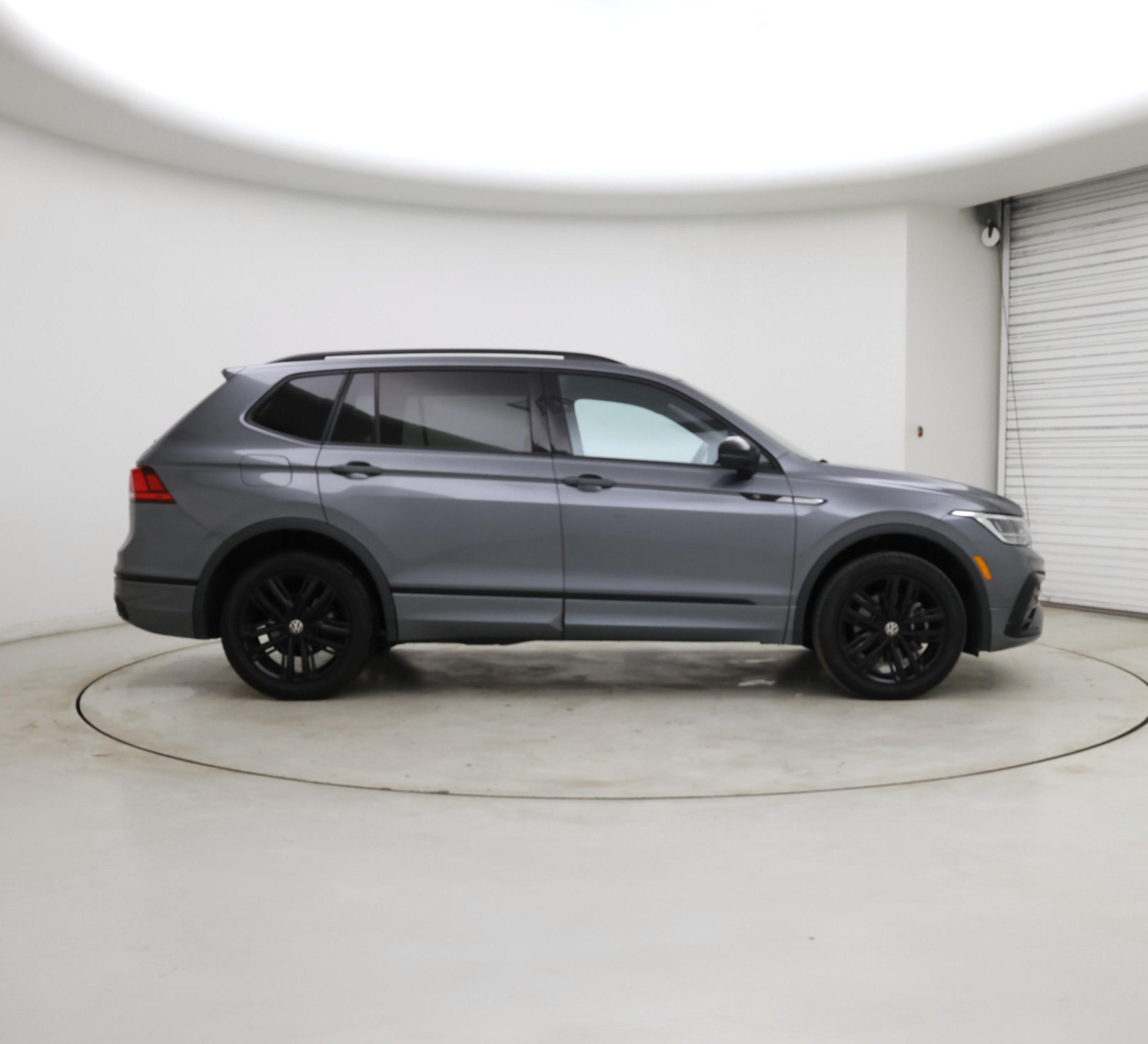 Thumbnail: 2022 Volkswagen Tiguan - 7