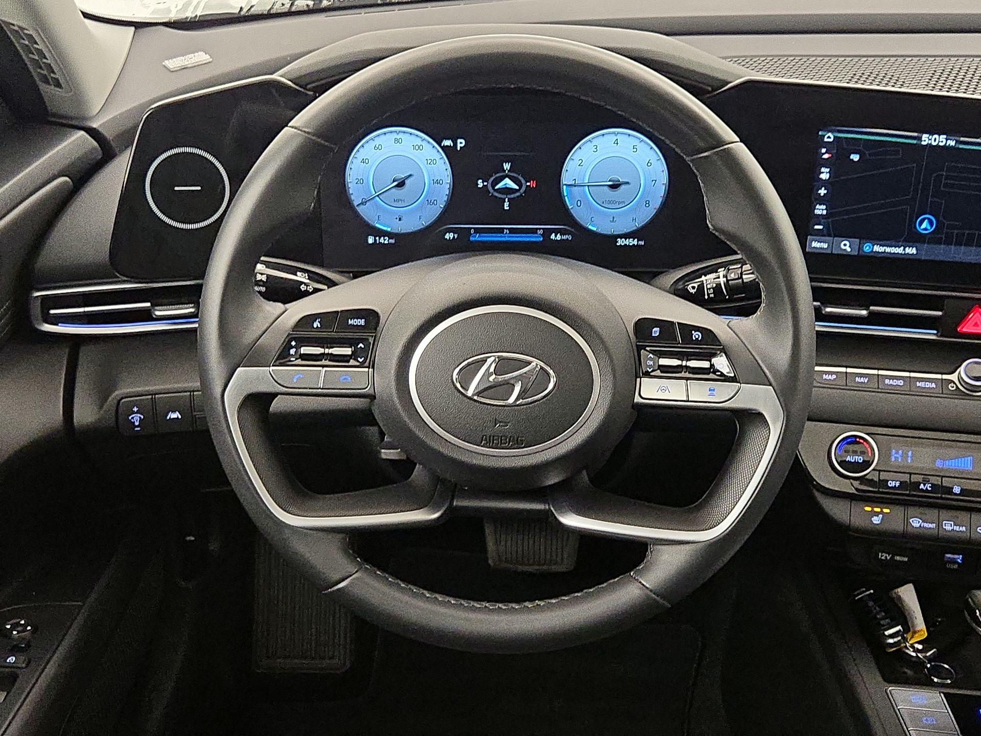 Thumbnail: 2023 Hyundai Elantra - 10