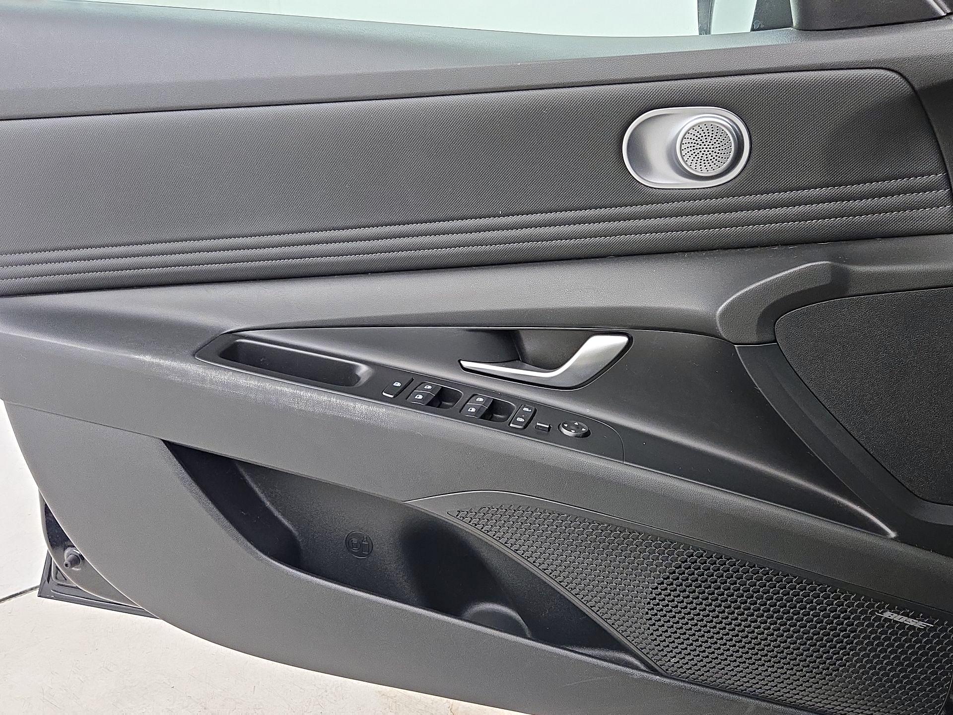 Thumbnail: 2023 Hyundai Elantra - 12