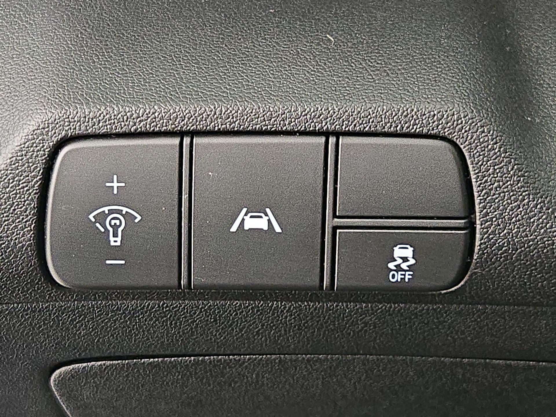 Thumbnail: 2023 Hyundai Elantra - 13