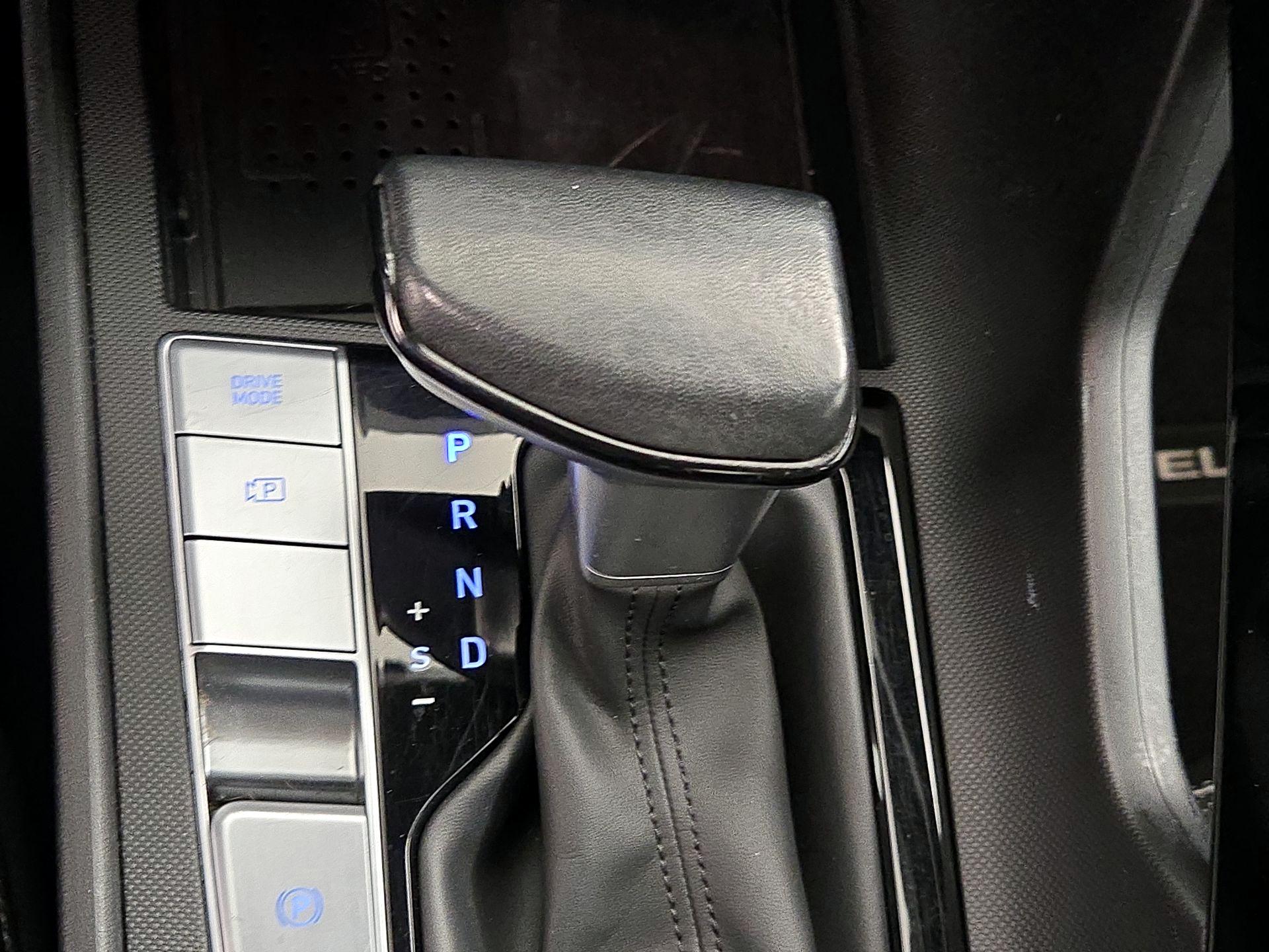 Thumbnail: 2023 Hyundai Elantra - 18