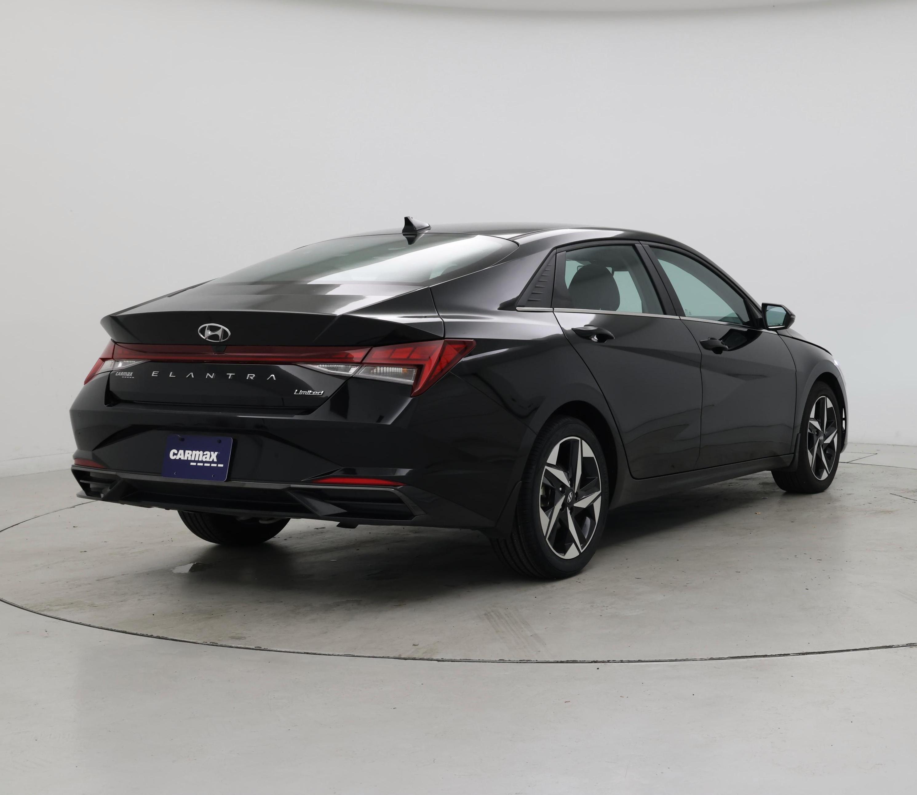 Thumbnail: 2023 Hyundai Elantra - 8