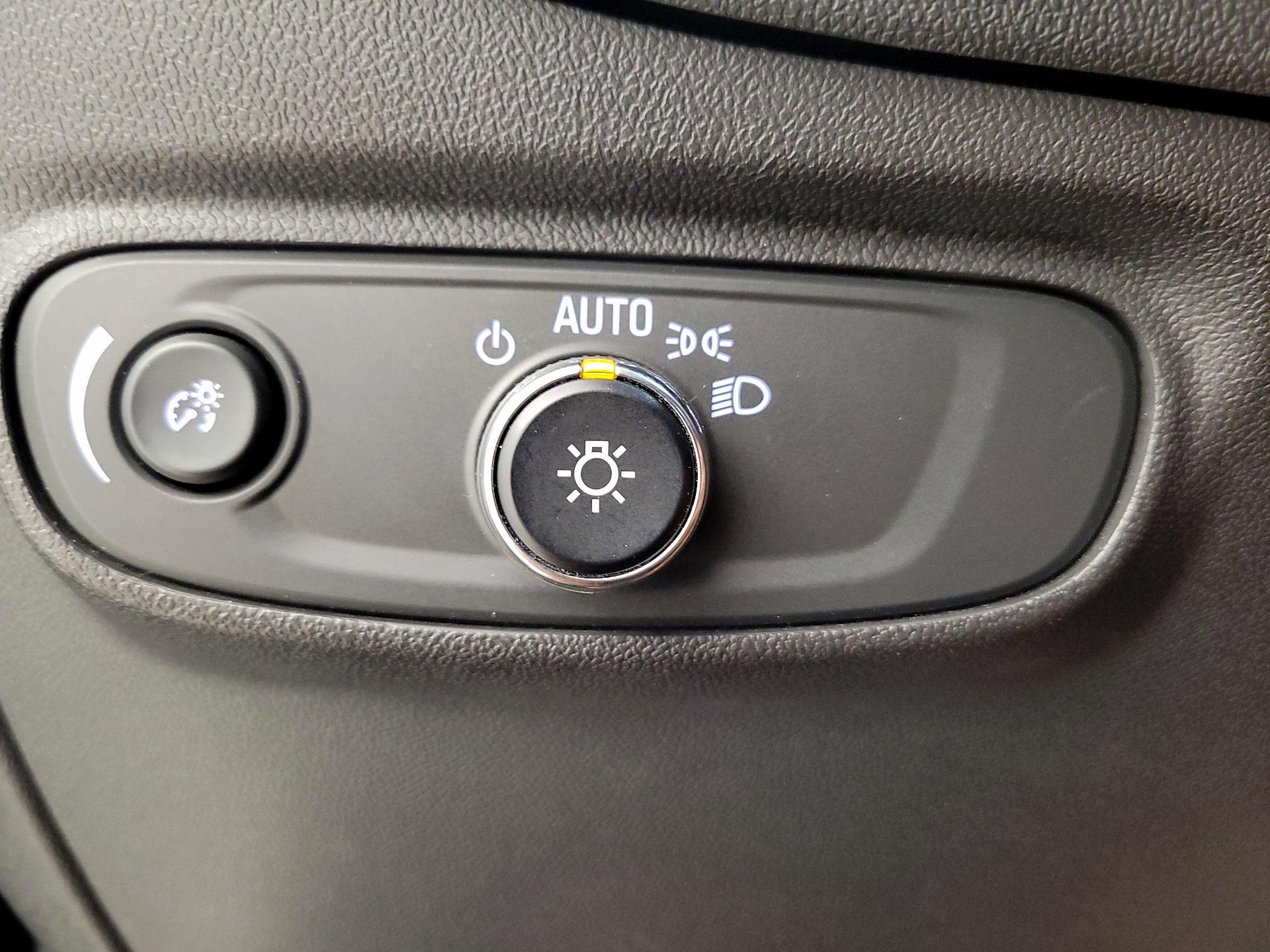 Thumbnail: 2022 Chevrolet Equinox - 13