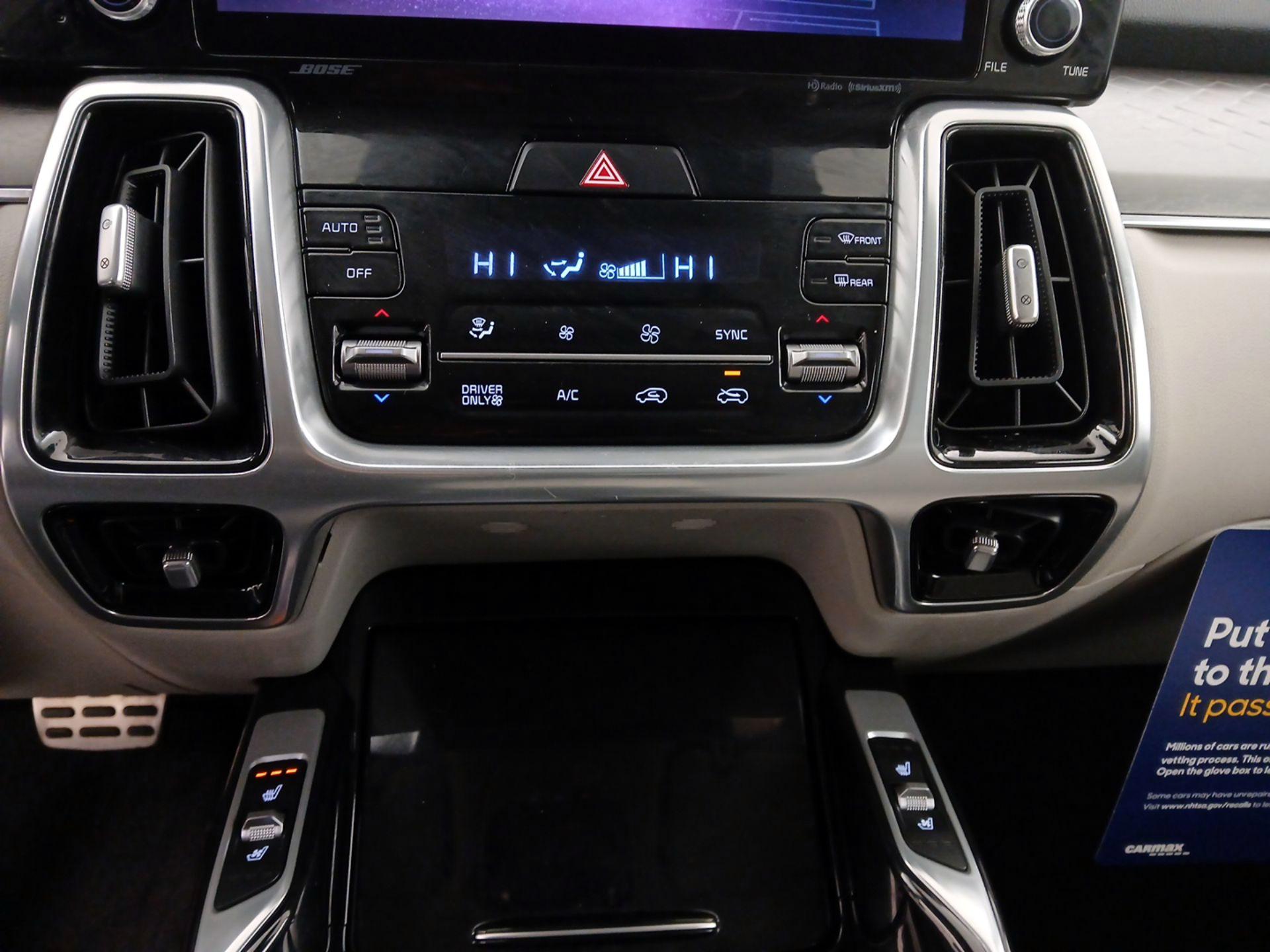 Thumbnail: 2023 Kia Sorento - 17