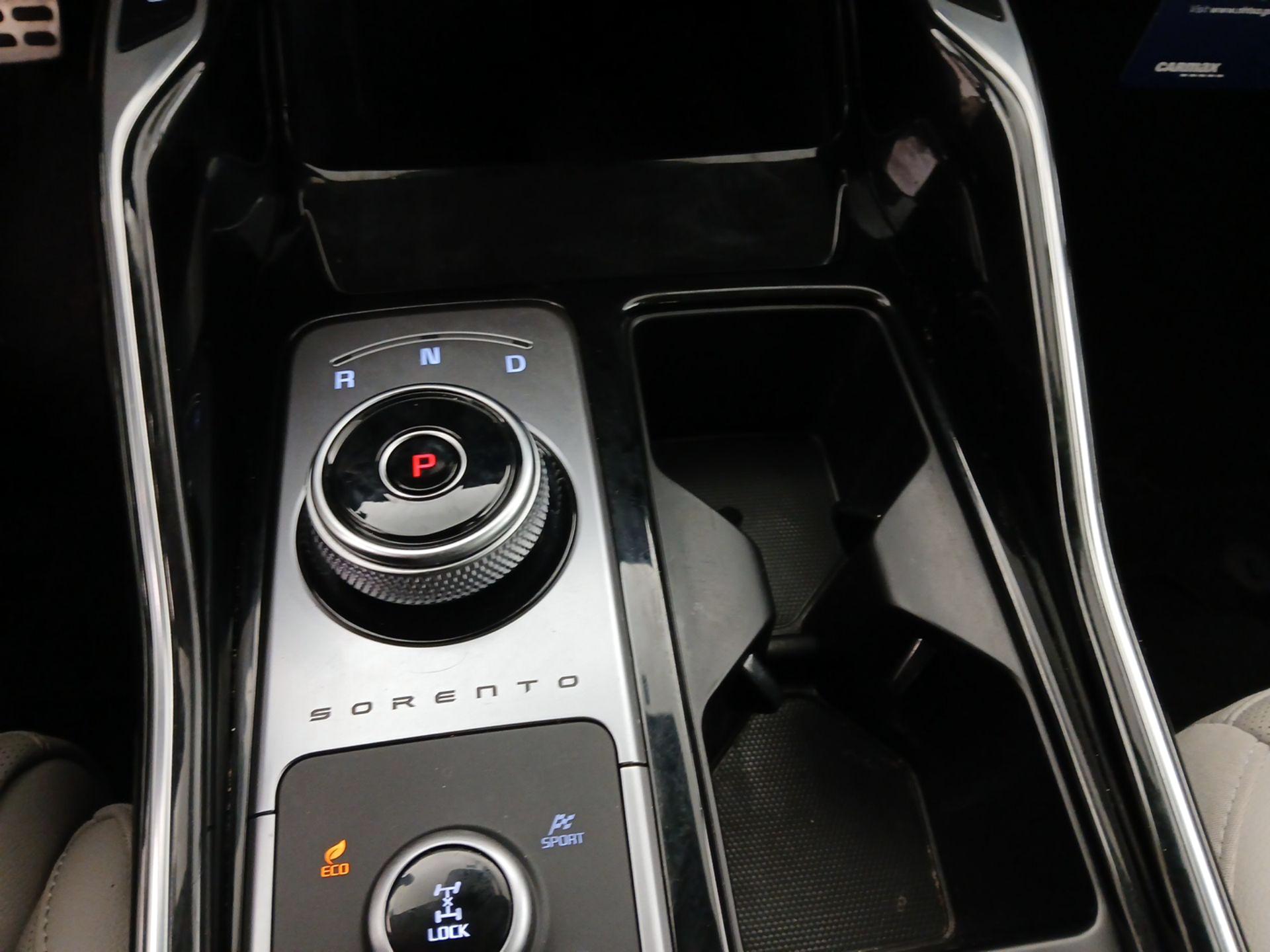 Thumbnail: 2023 Kia Sorento - 18