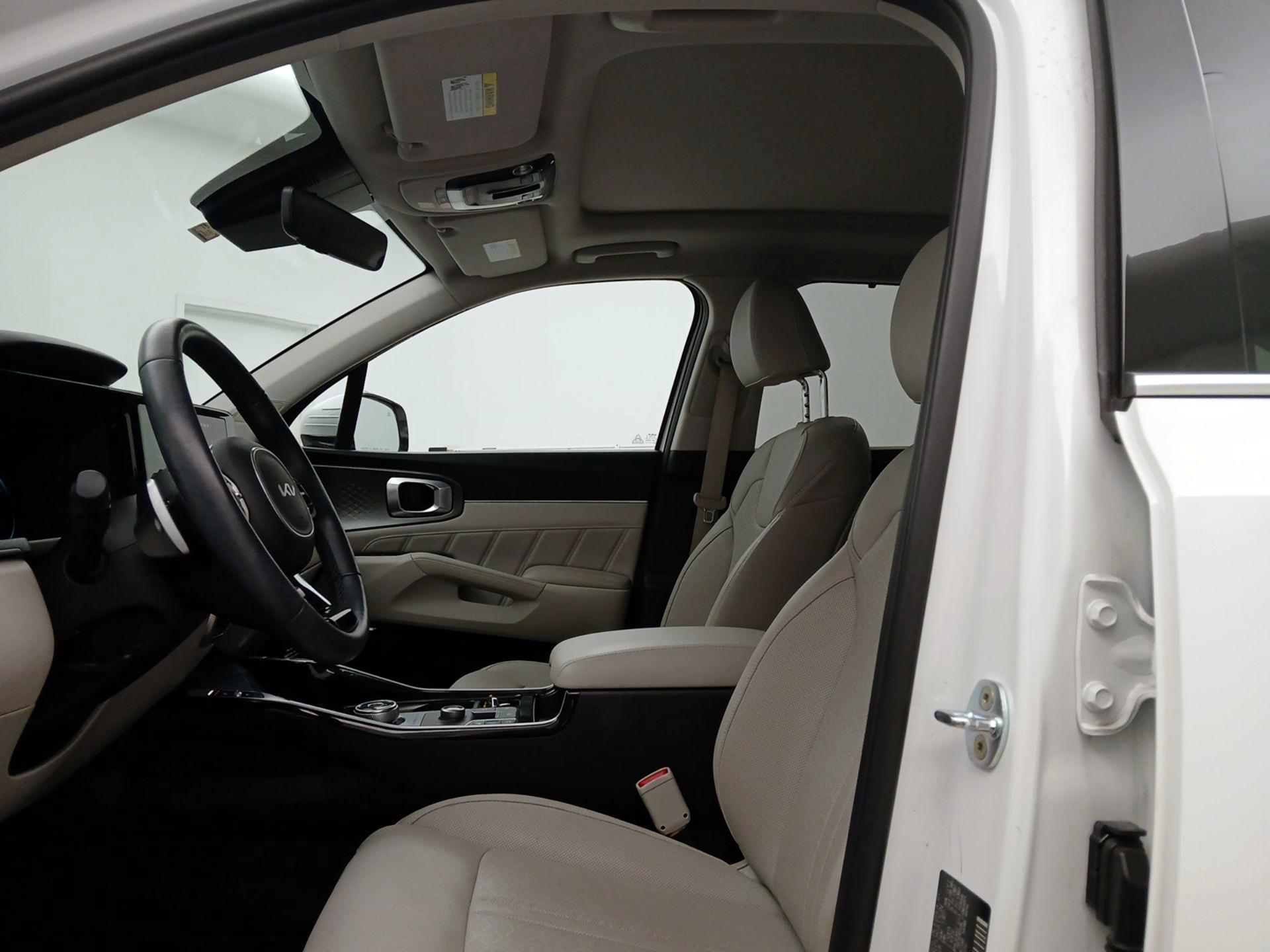 Thumbnail: 2023 Kia Sorento - 20