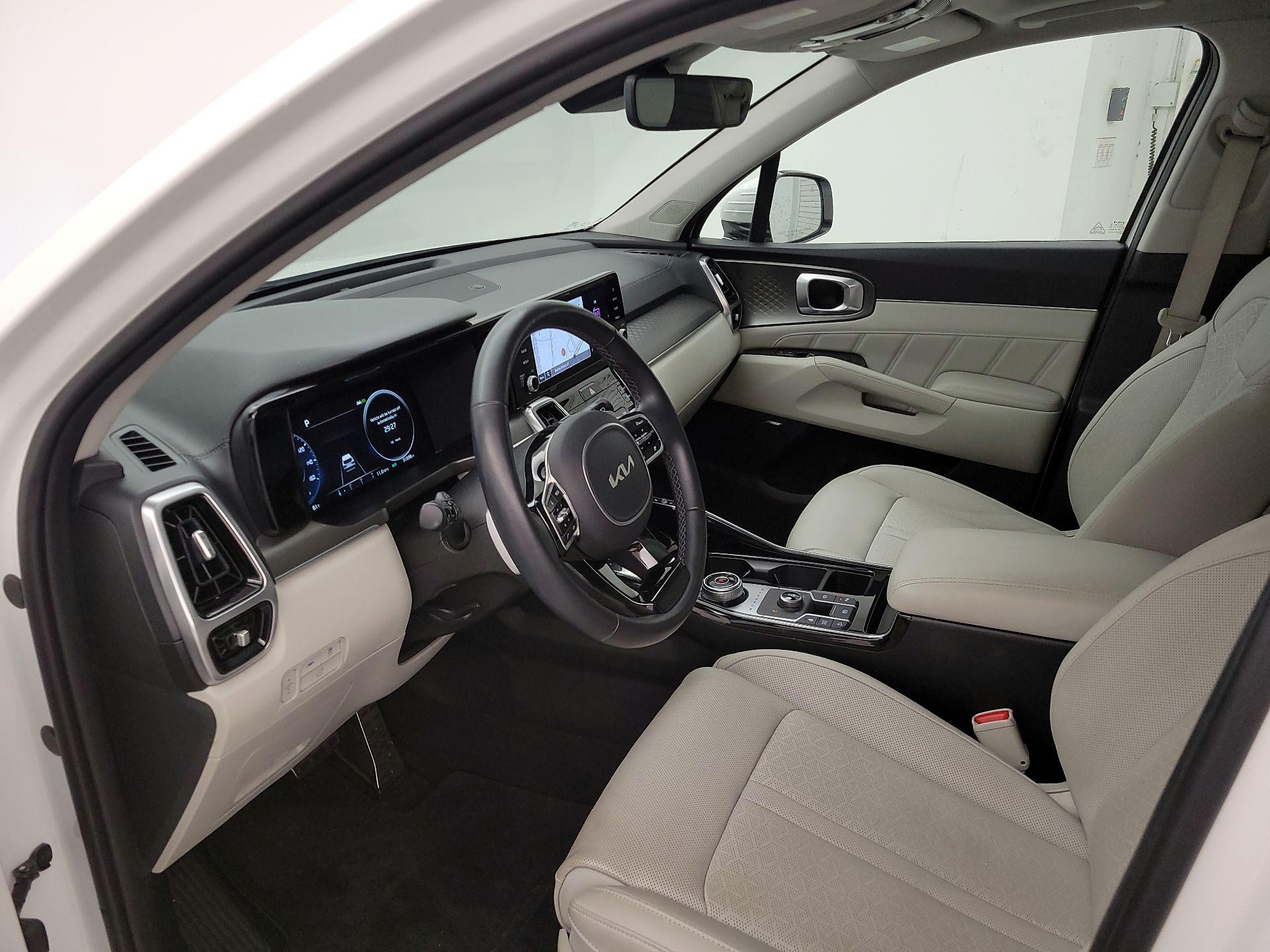 Thumbnail: 2023 Kia Sorento - 11