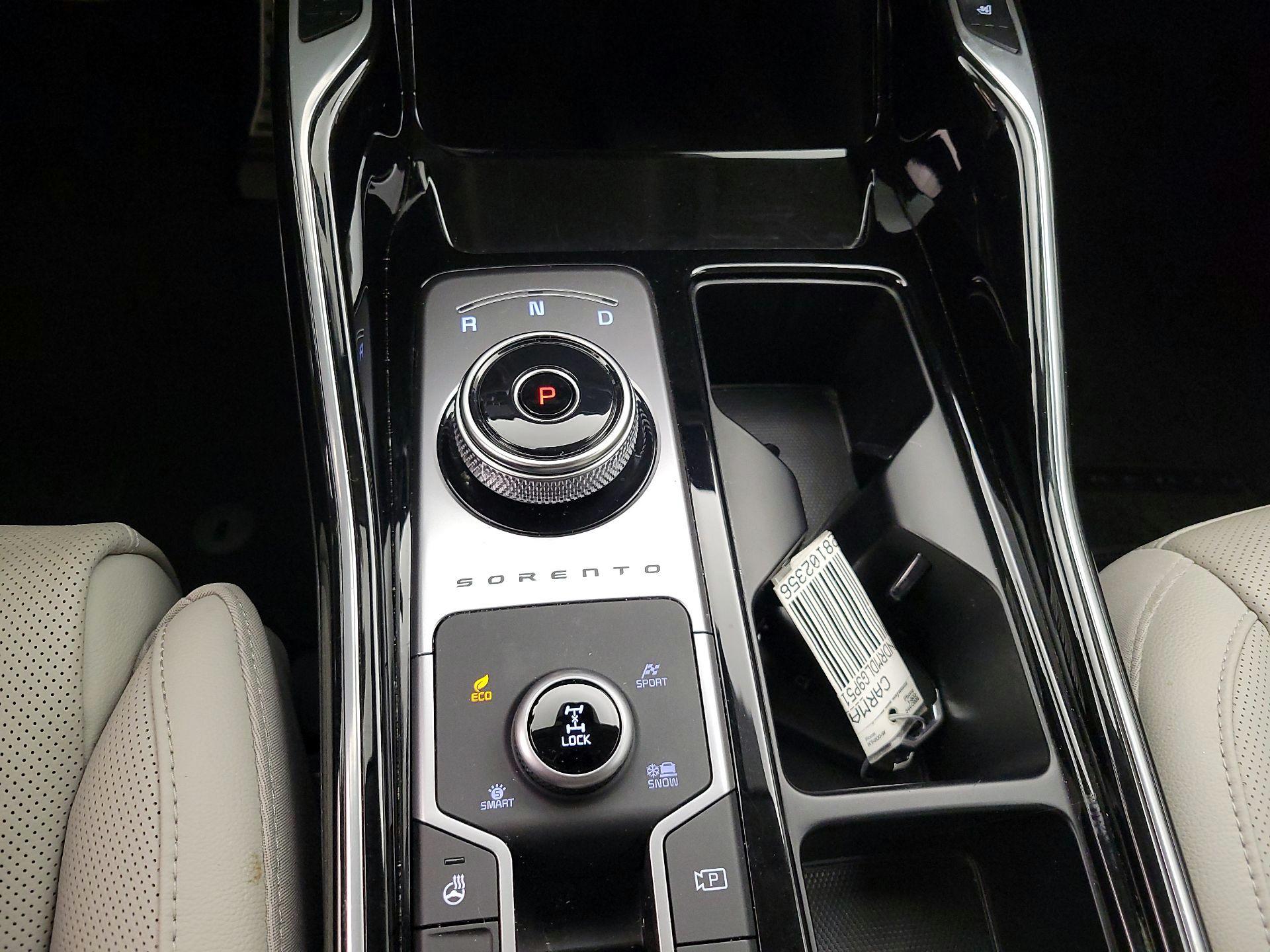 Thumbnail: 2023 Kia Sorento - 18