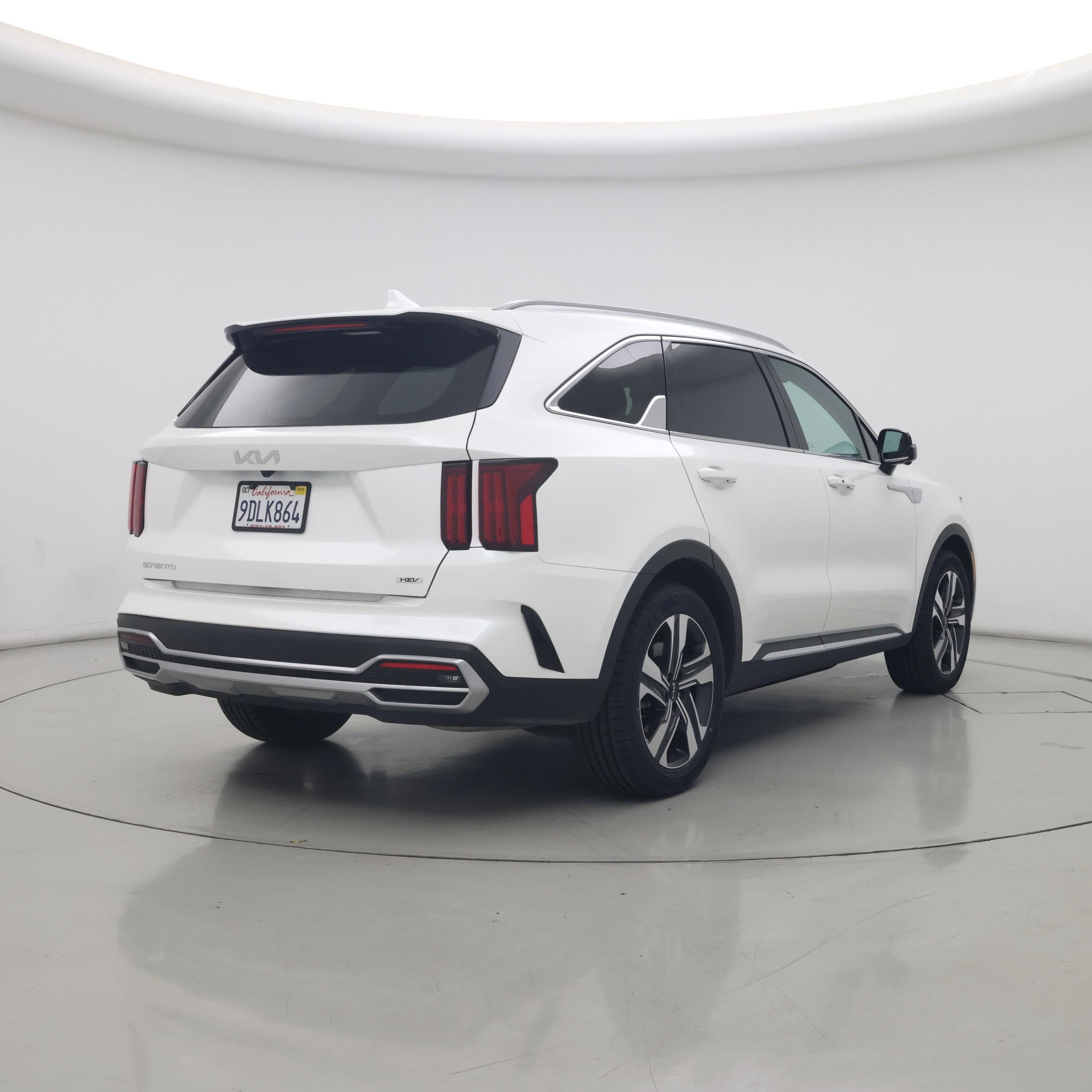 Thumbnail: 2023 Kia Sorento - 8