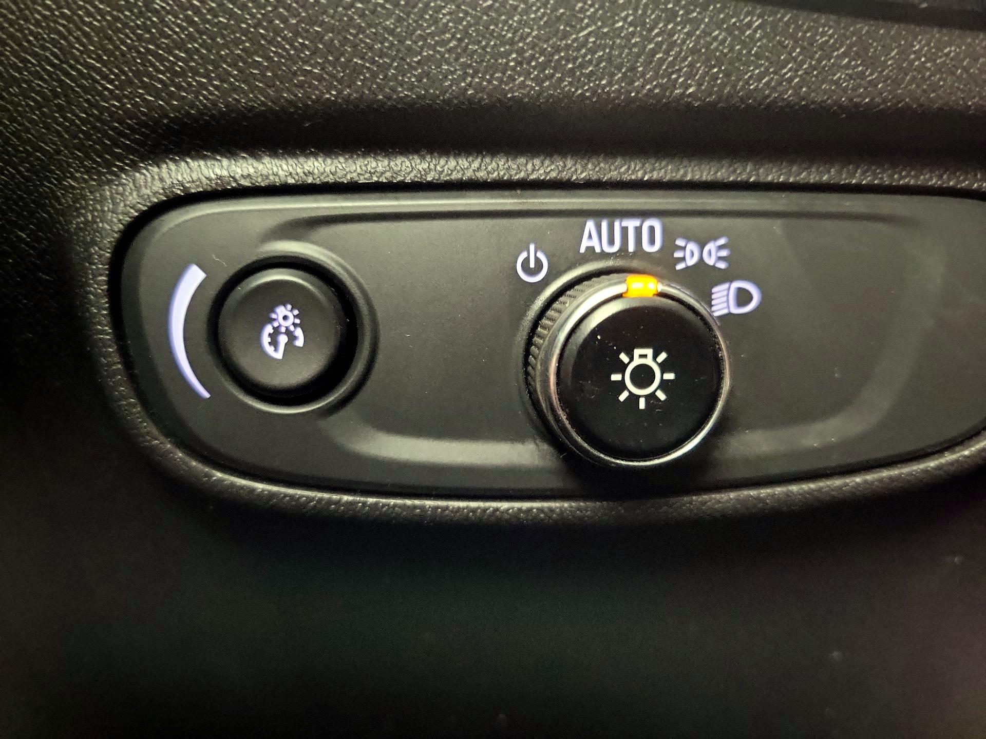 Thumbnail: 2022 Chevrolet Equinox - 13