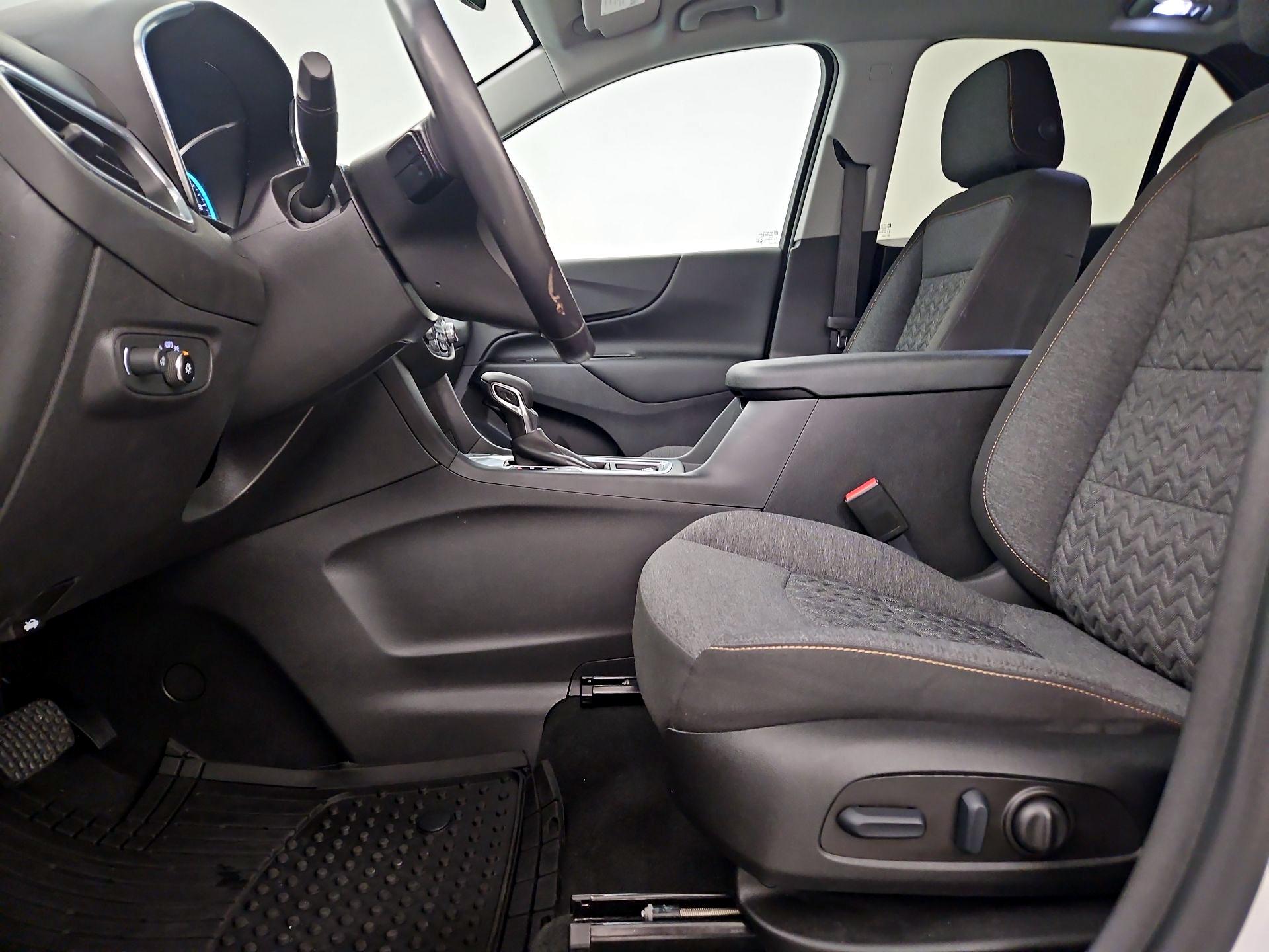 Thumbnail: 2022 Chevrolet Equinox - 11