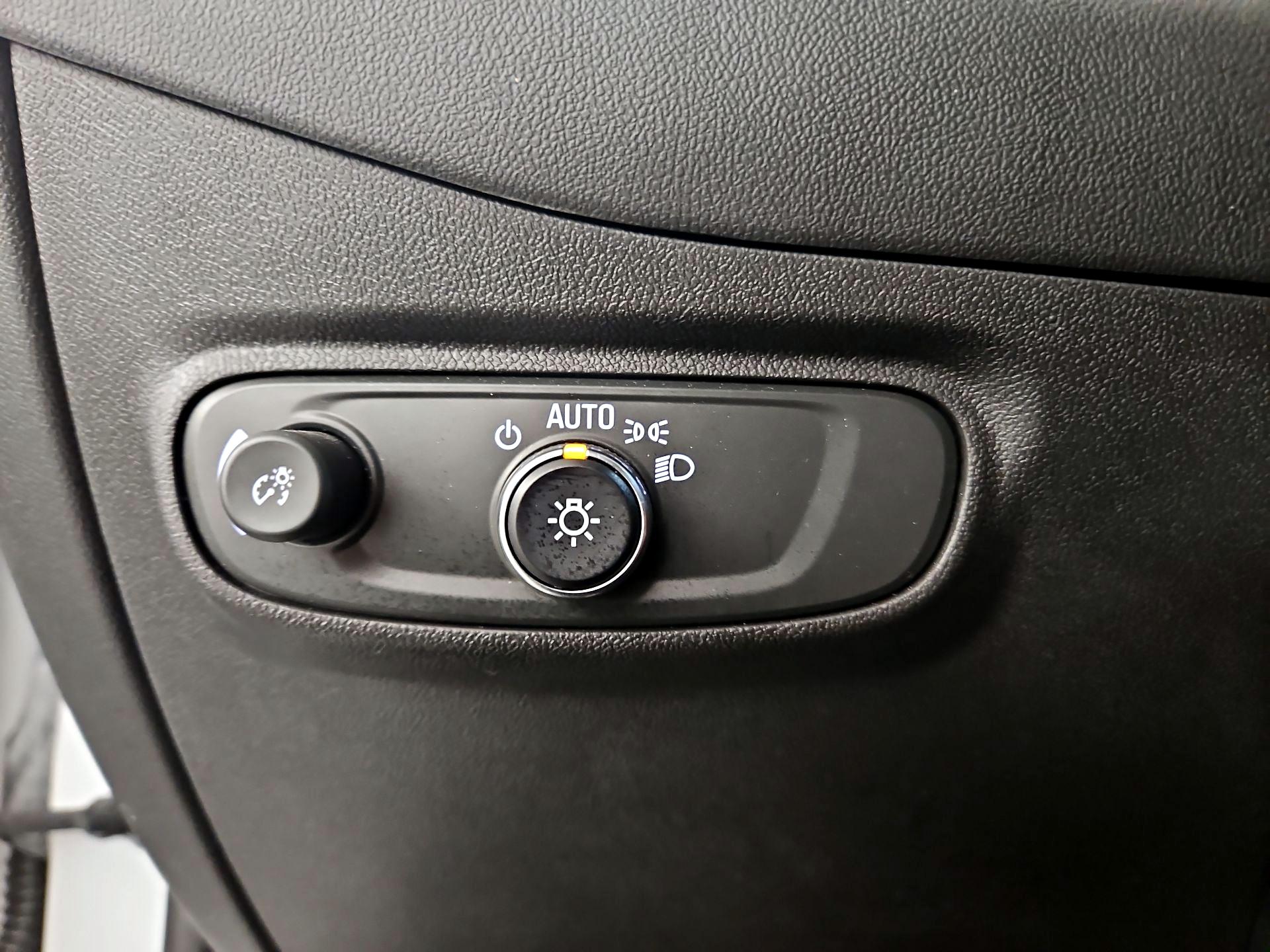 Thumbnail: 2022 Chevrolet Equinox - 13