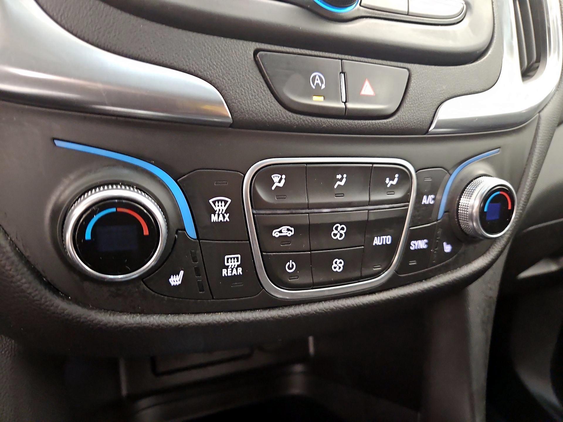 Thumbnail: 2022 Chevrolet Equinox - 16