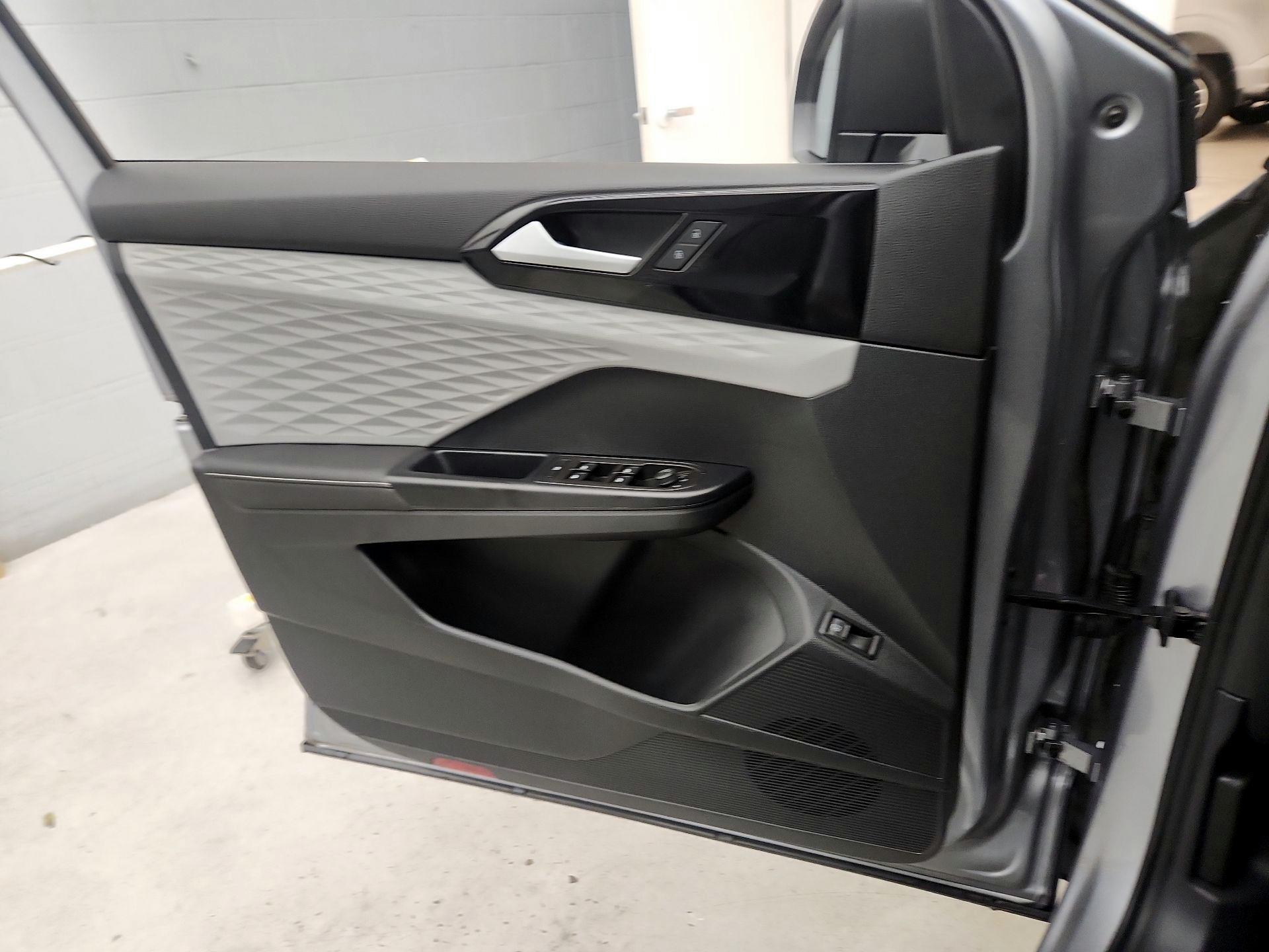 Thumbnail: 2024 Volkswagen Taos - 12