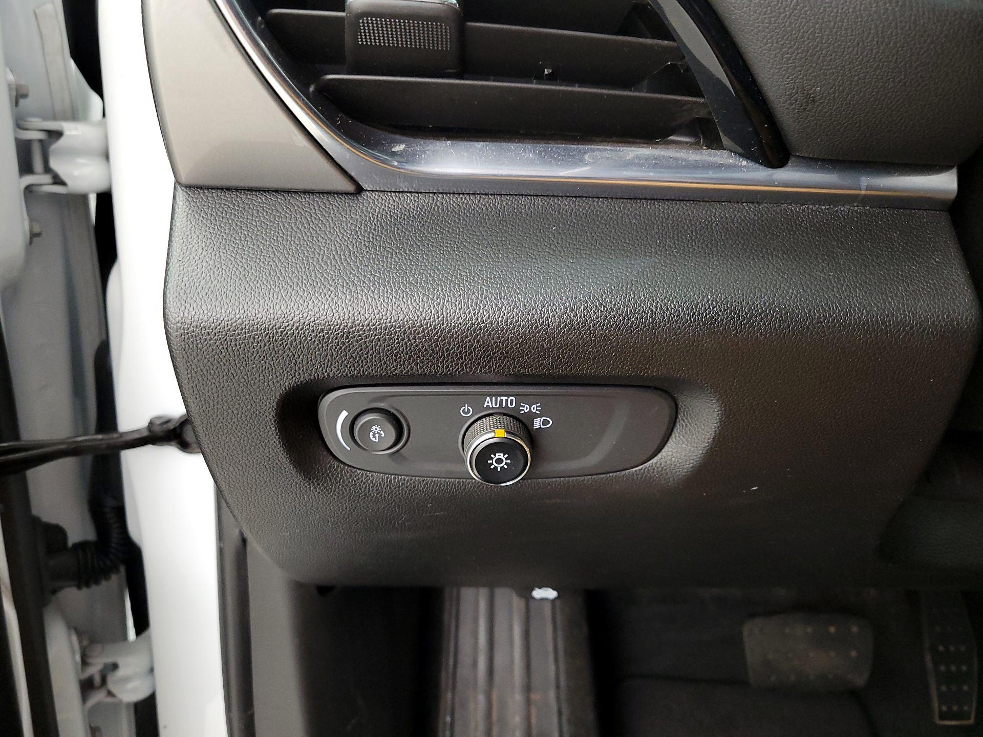 Thumbnail: 2022 Chevrolet Traverse - 13