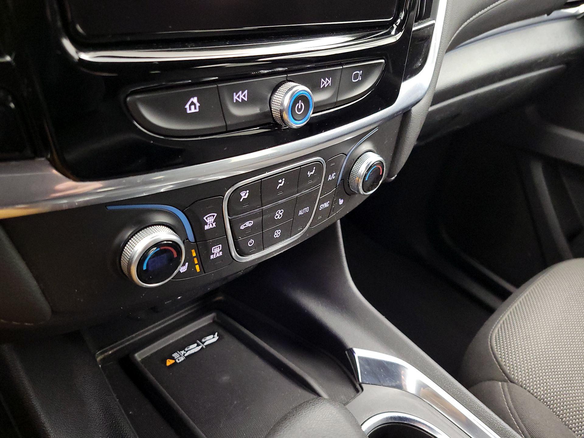 Thumbnail: 2022 Chevrolet Traverse - 16