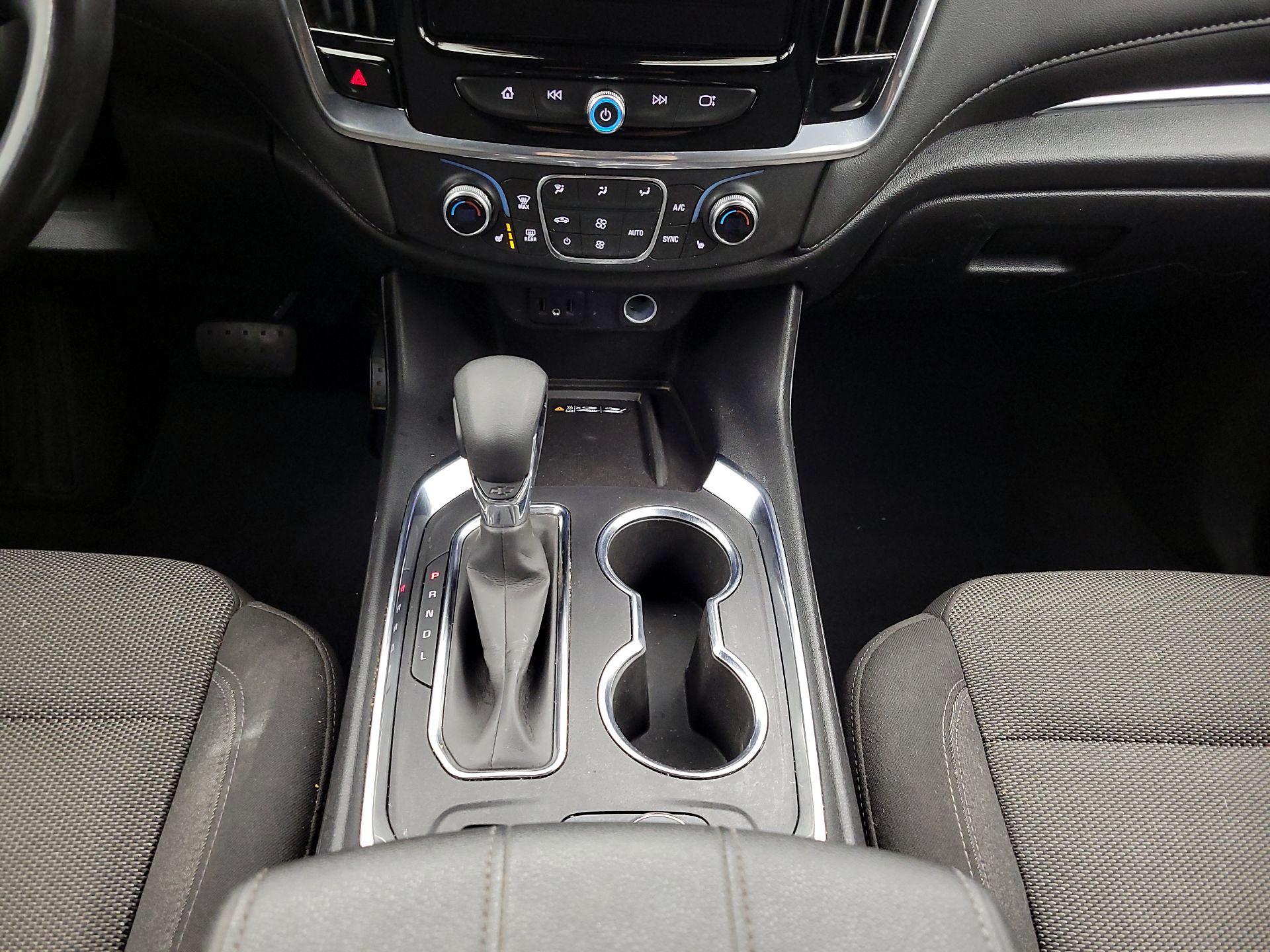 Thumbnail: 2022 Chevrolet Traverse - 17