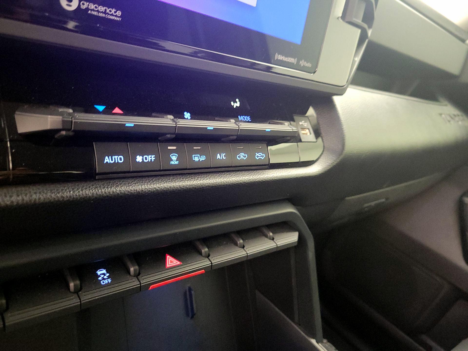 Thumbnail: 2022 Toyota Tundra - 16