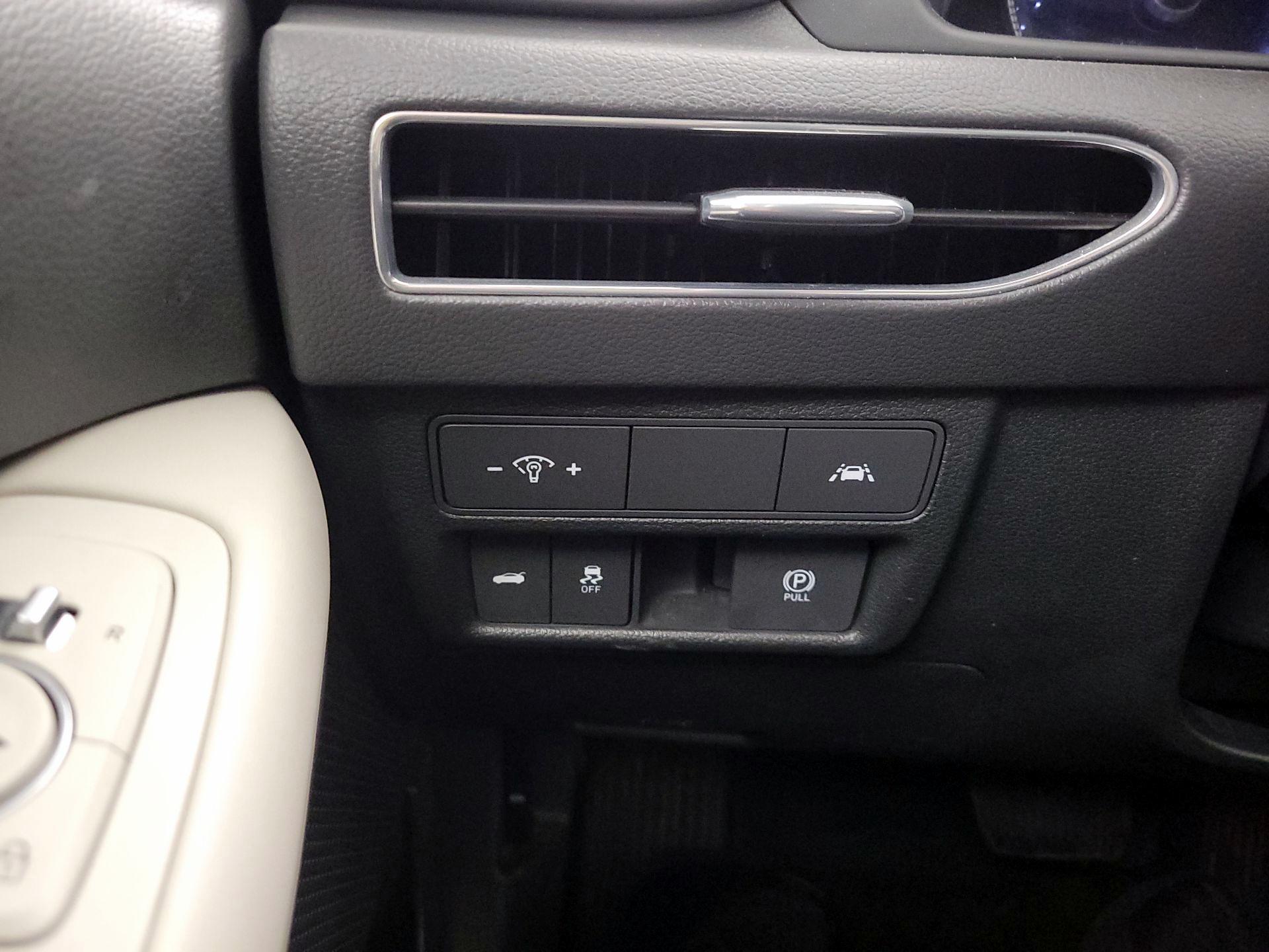 Thumbnail: 2023 Hyundai Sonata - 13