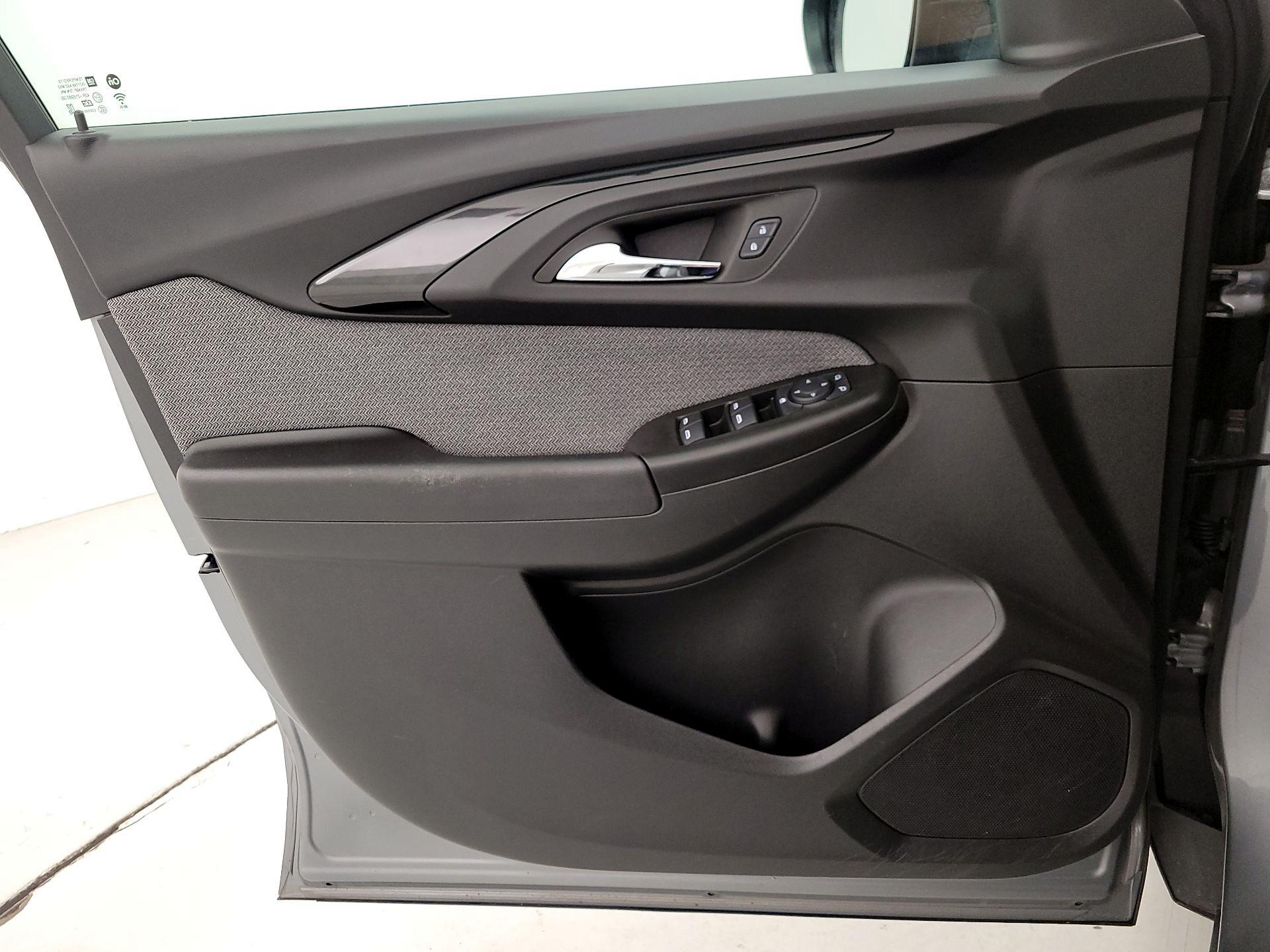 Thumbnail: 2023 Chevrolet TrailBlazer - 12