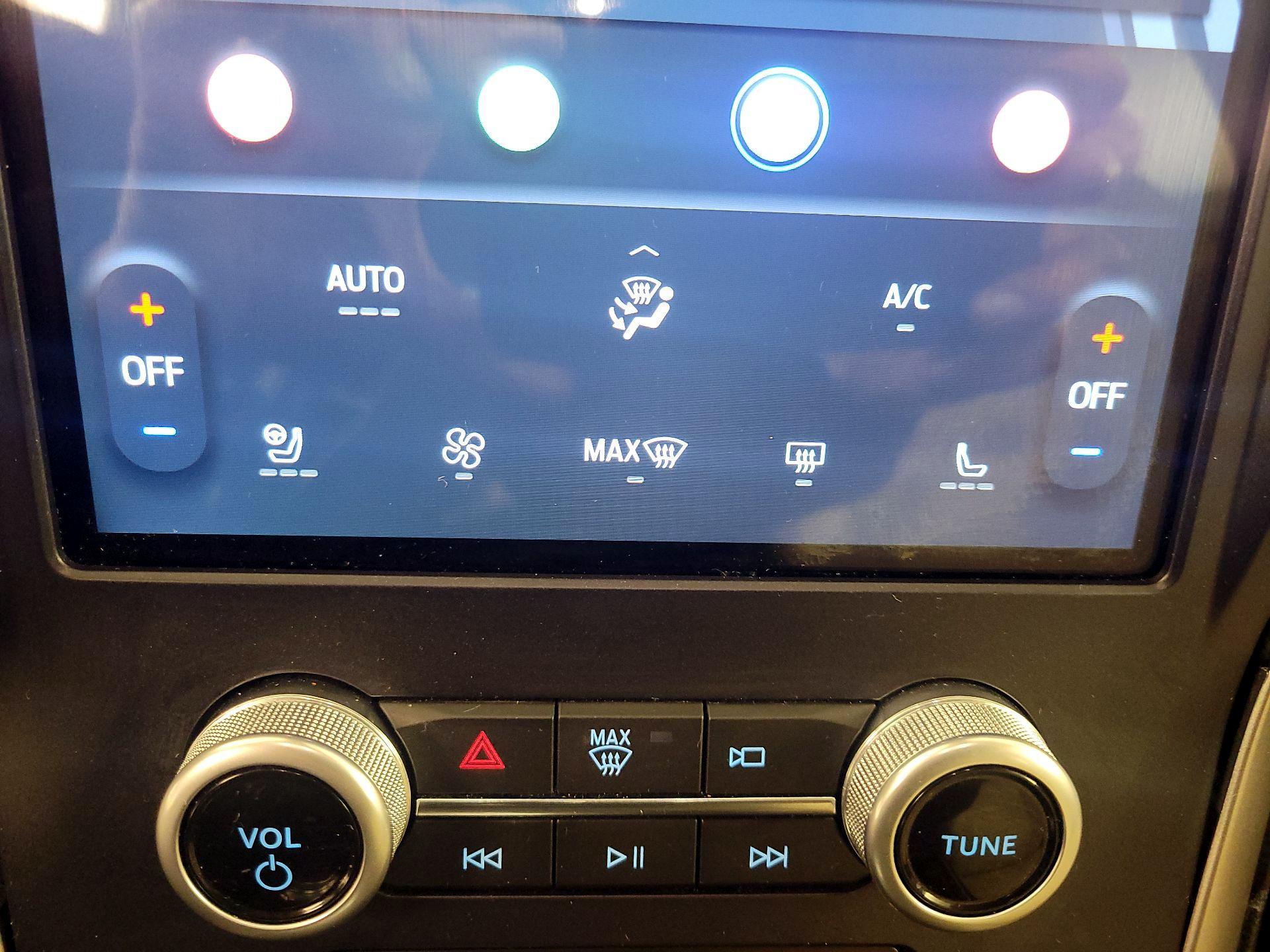 Thumbnail: 2022 Ford Edge - 17