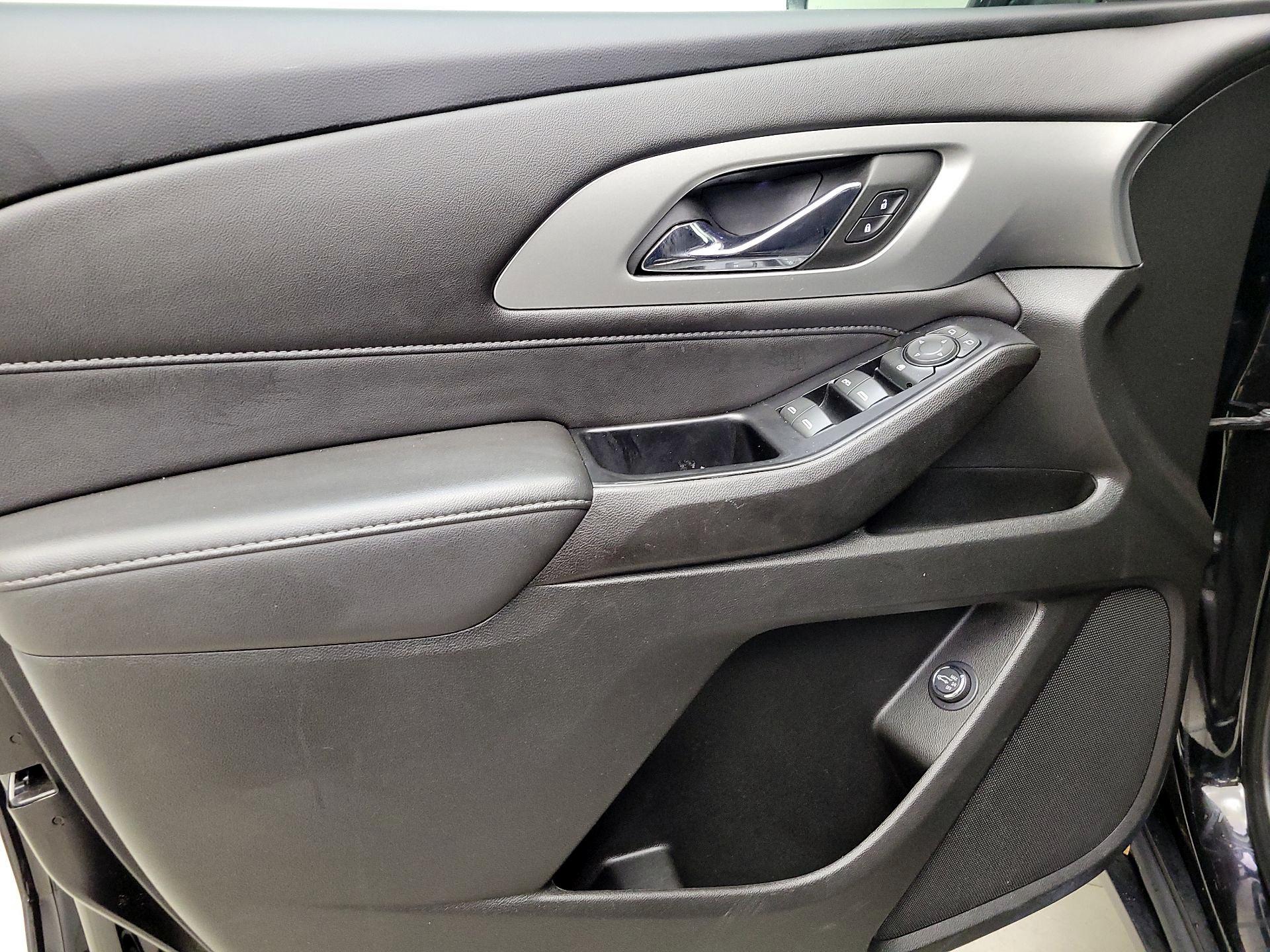 Thumbnail: 2022 Chevrolet Traverse - 12