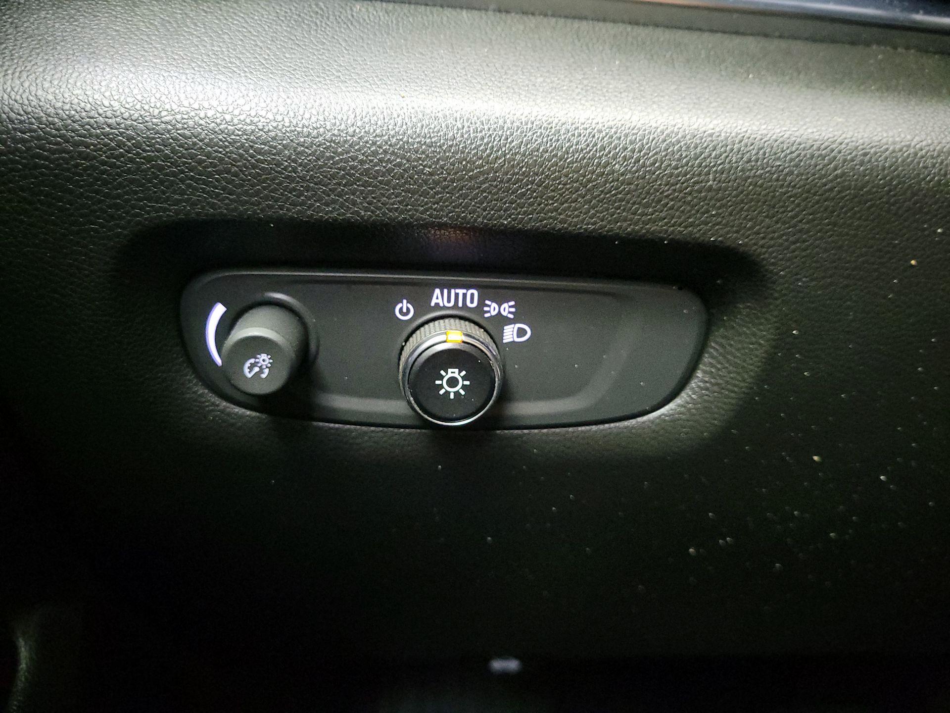 Thumbnail: 2022 Chevrolet Traverse - 13