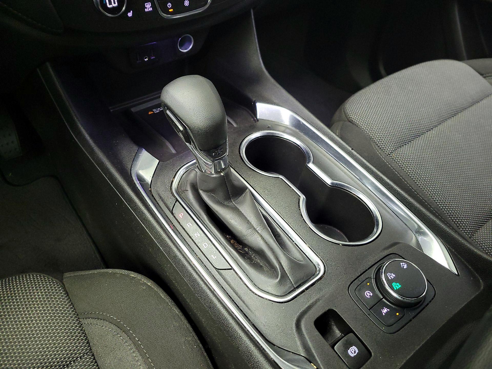 Thumbnail: 2022 Chevrolet Traverse - 18