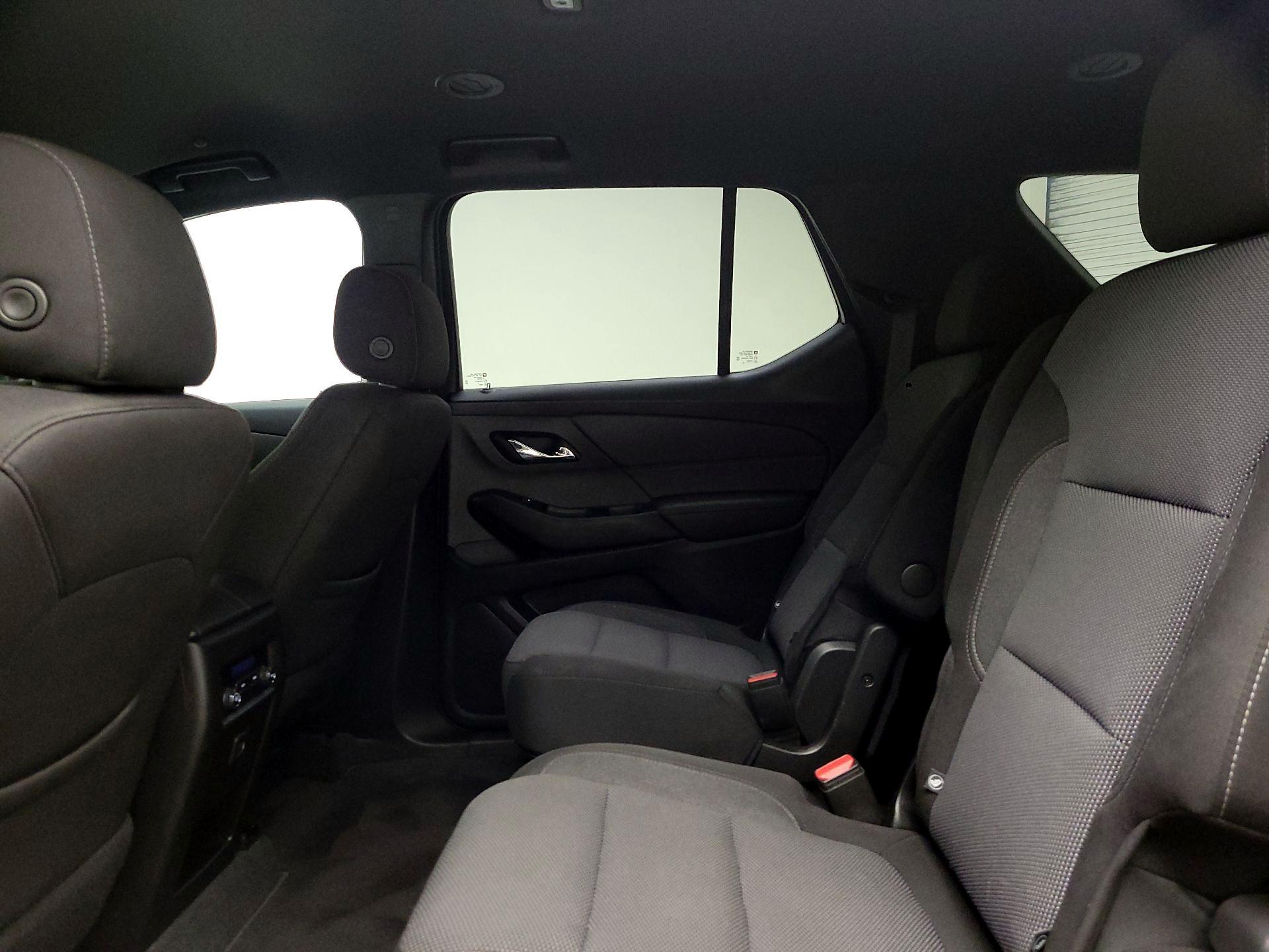 Thumbnail: 2022 Chevrolet Traverse - 20