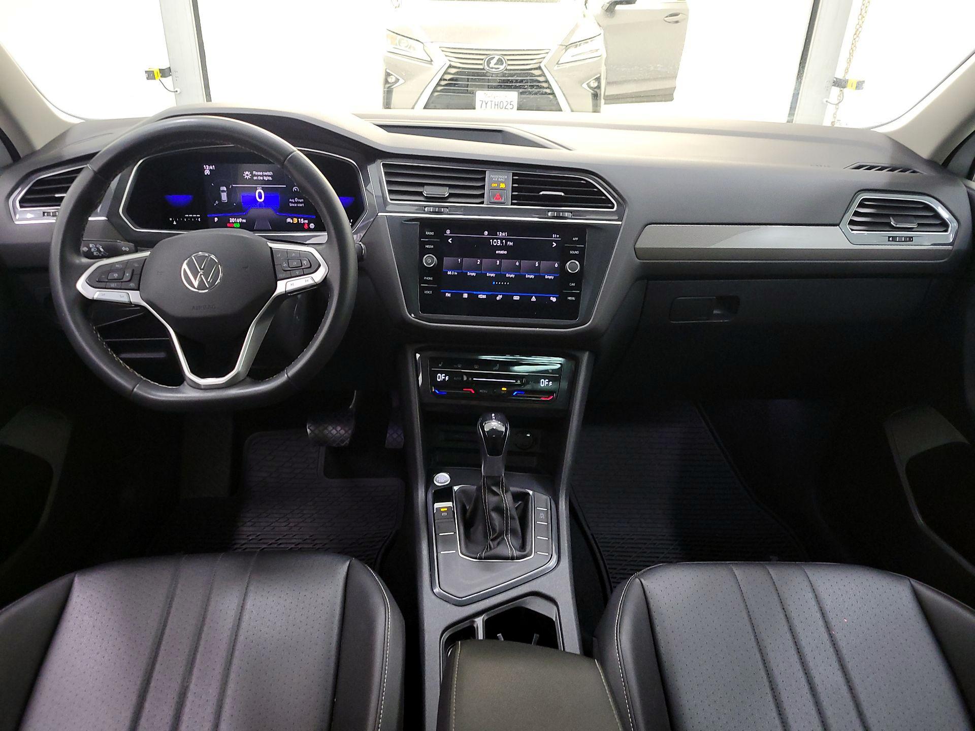 Thumbnail: 2022 Volkswagen Tiguan - 9