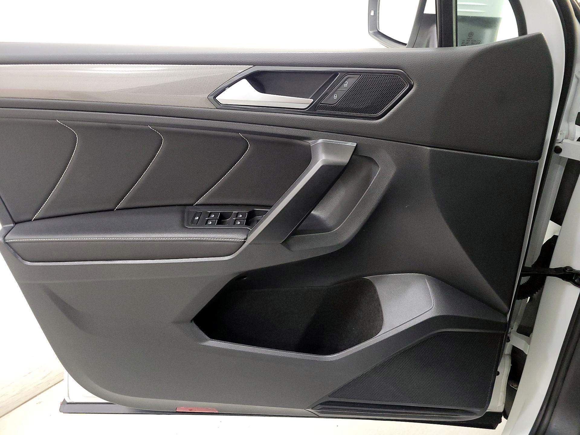 Thumbnail: 2022 Volkswagen Tiguan - 12